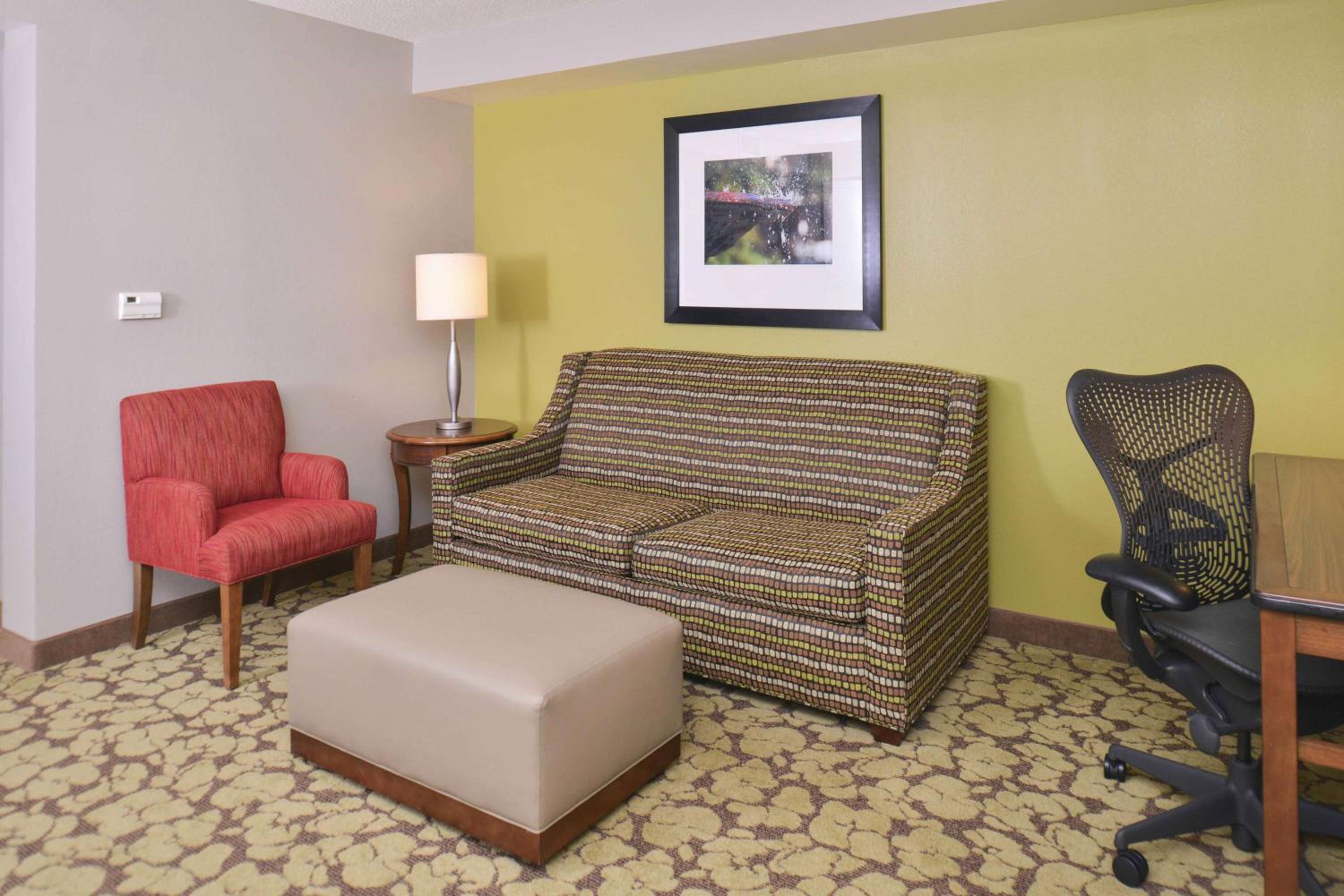 King Studio with Sofa Bed - Photo 5