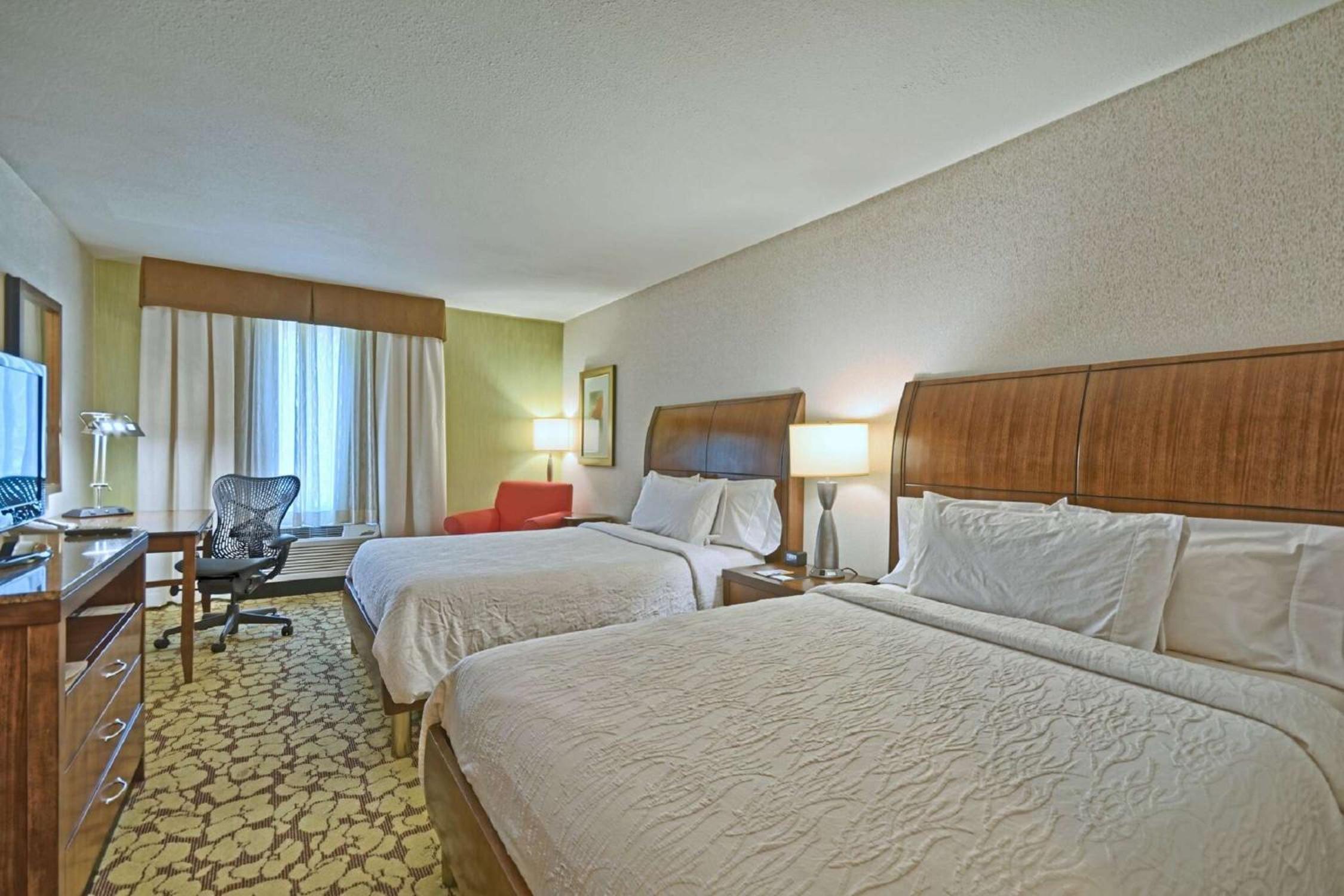 Queen Room with Two Queen Beds - Photo 2