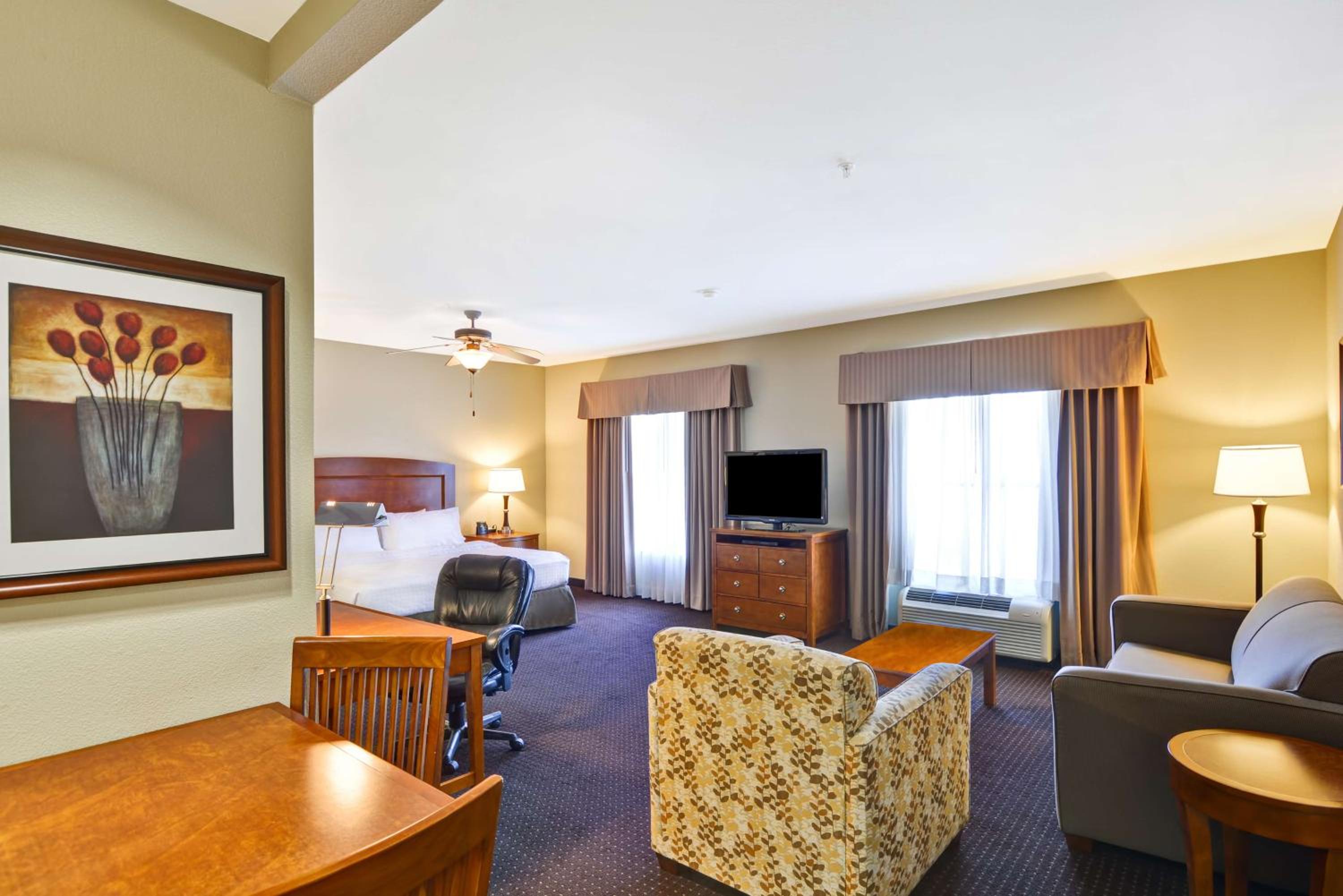 King Studio Suite - Non-Smoking - Photo 3