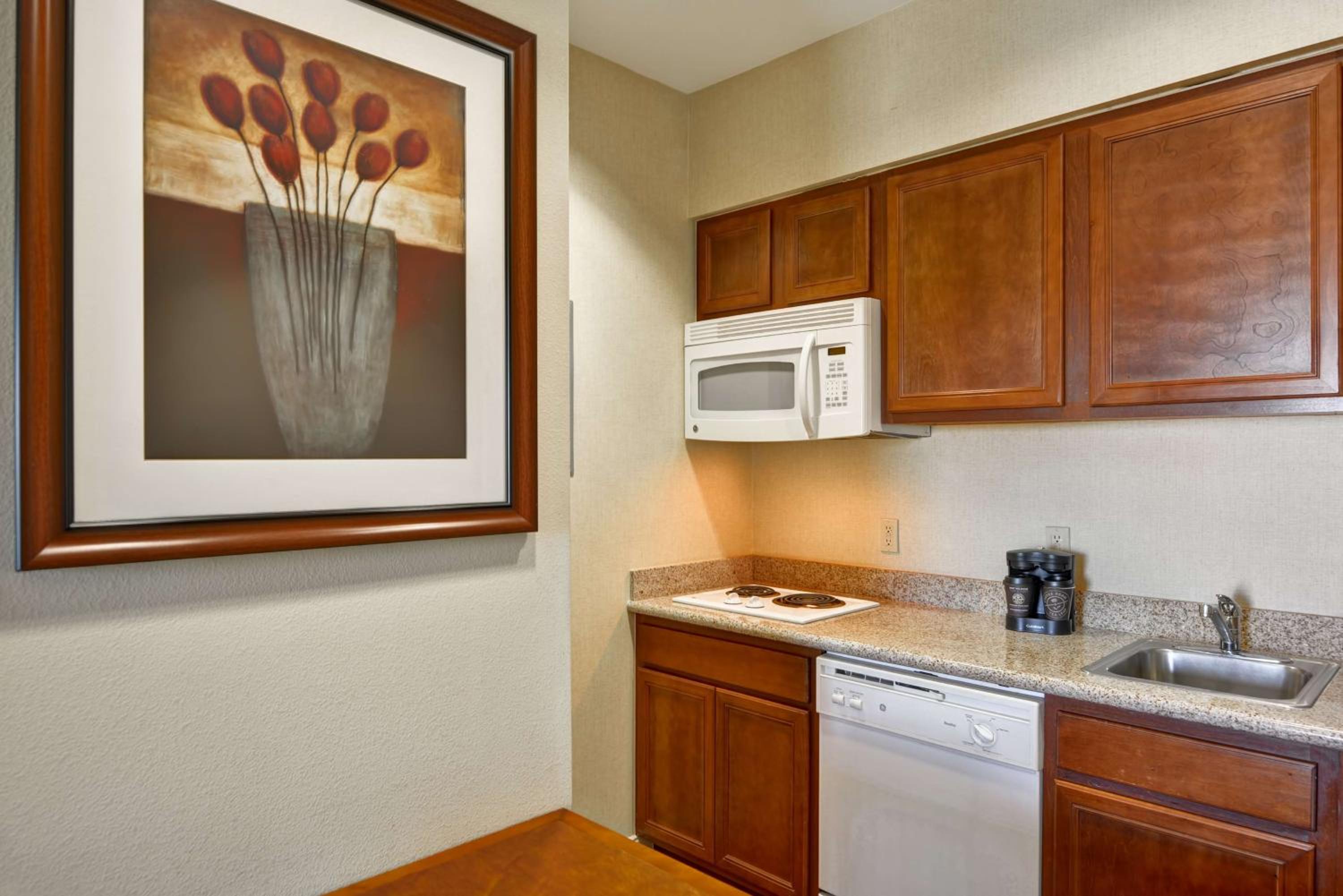 One-Bedroom King Suite - Non-Smoking - Photo 2