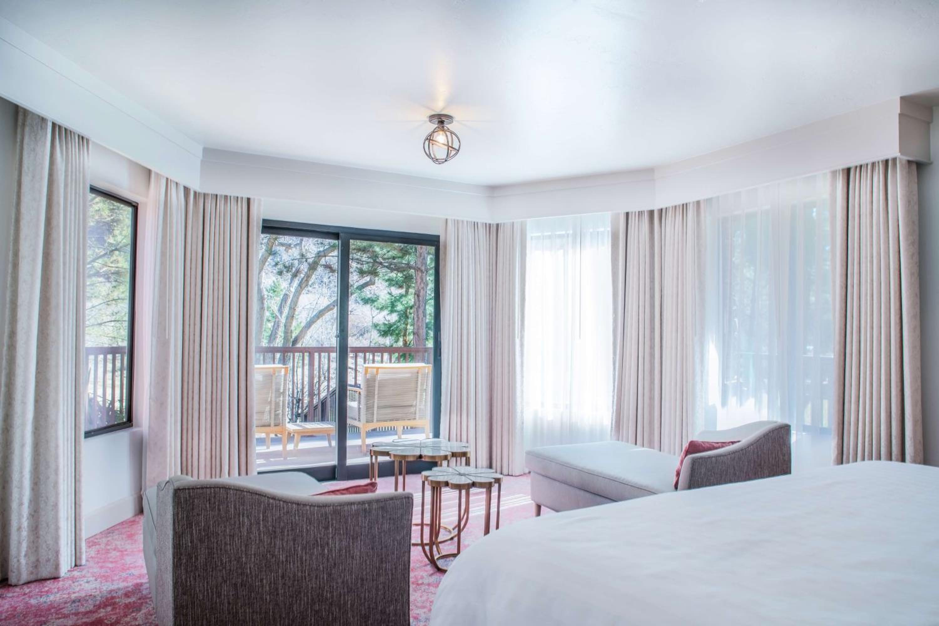 One-Bedroom King Suite - Riverside - Photo 4