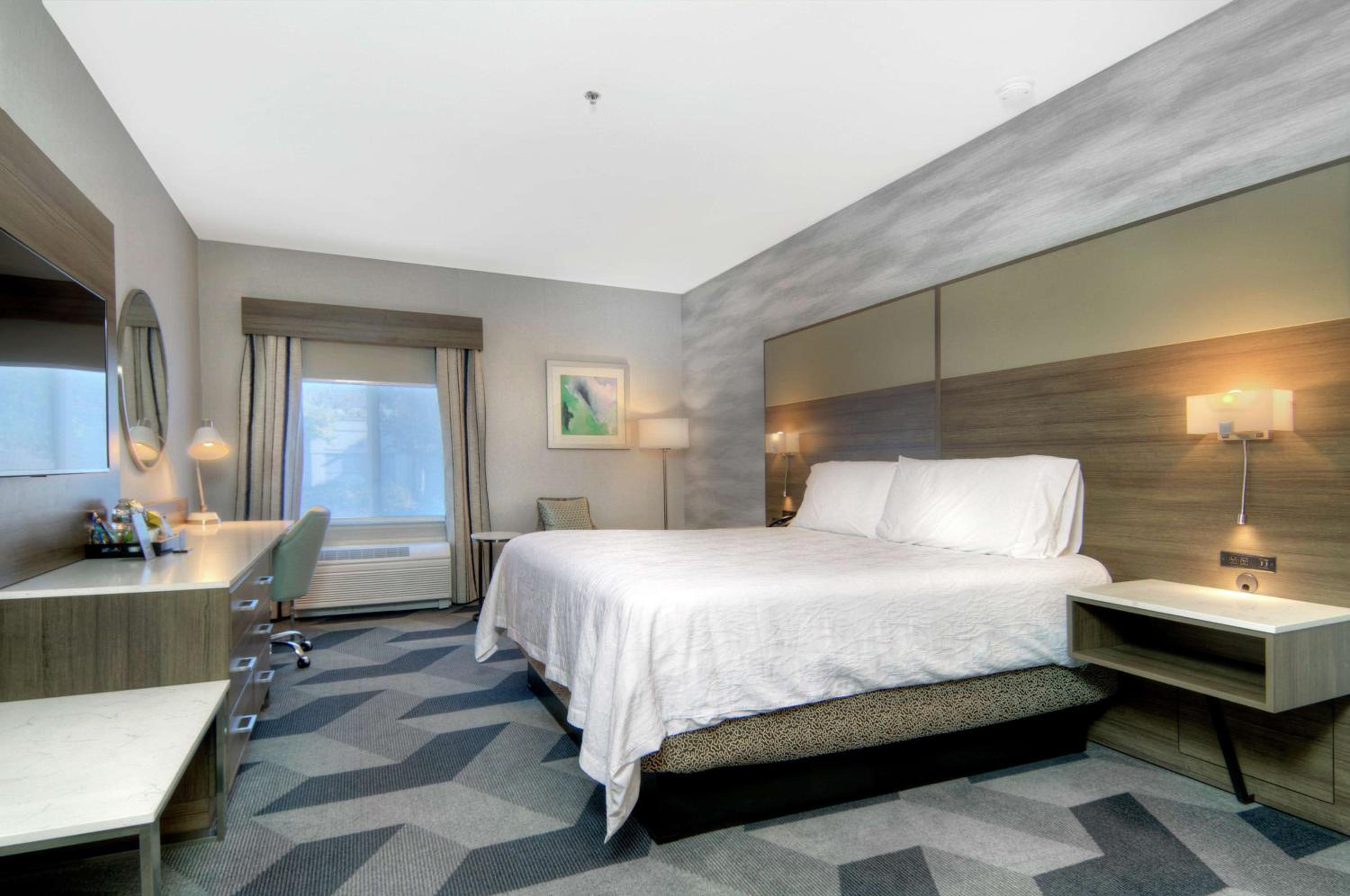Premium King Room - Photo 1