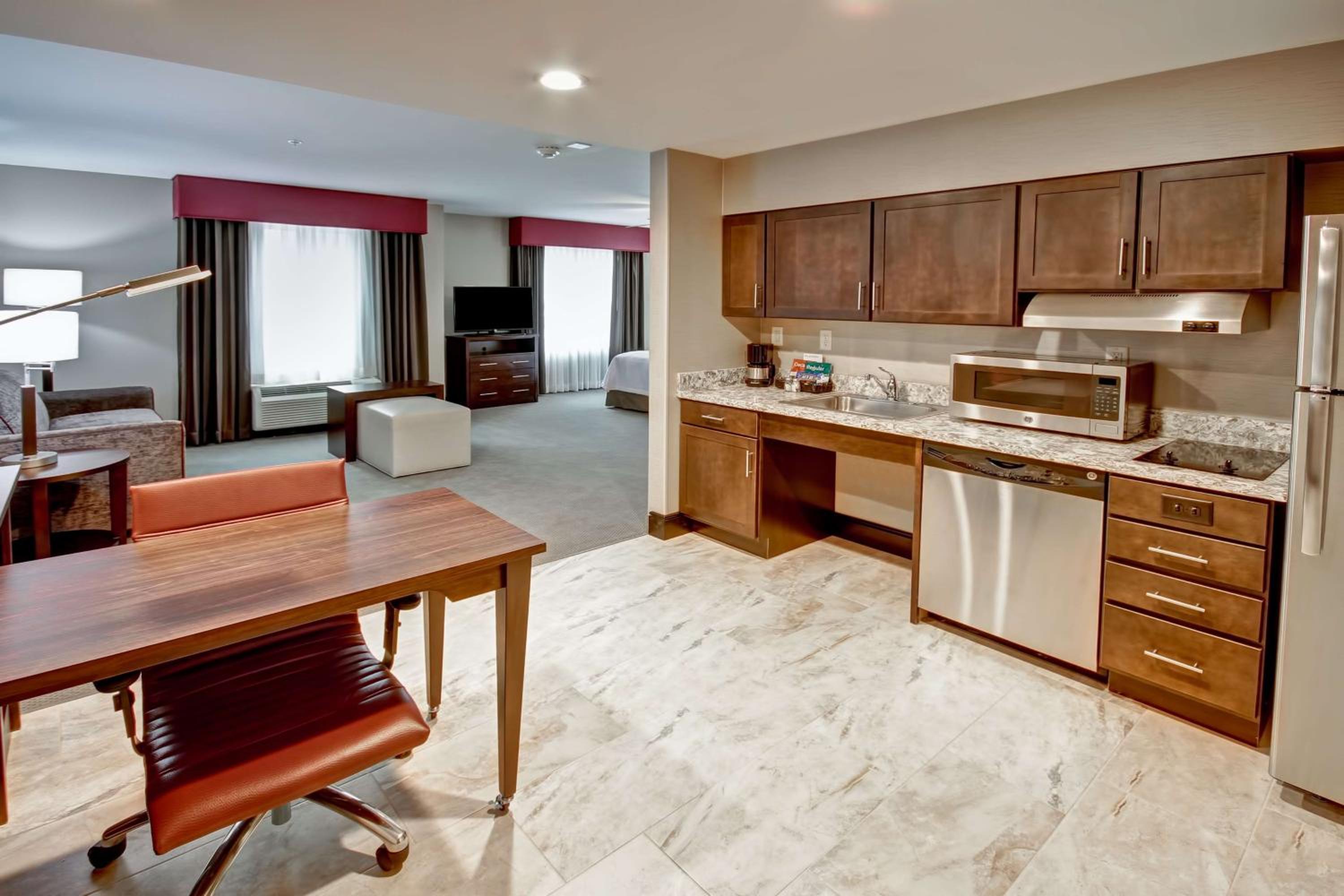 King Studio Suite - Non-Smoking photo 2