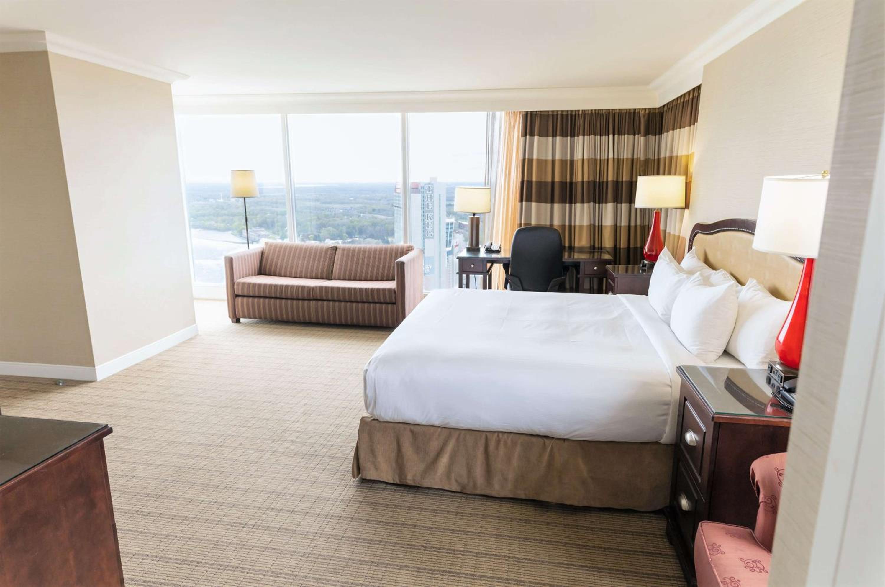King Studio with Spa Bath and US Falls View