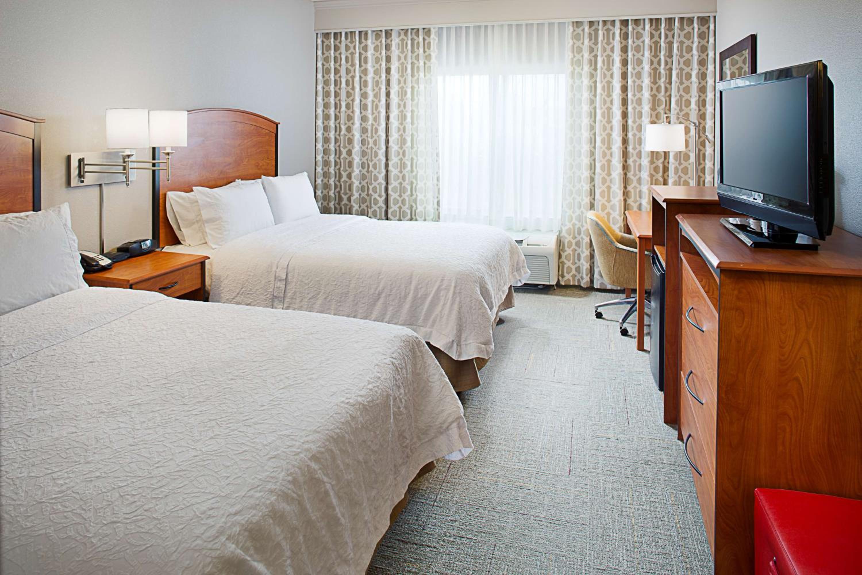 Room with Two Queen Beds - Non-Smoking - Photo 1