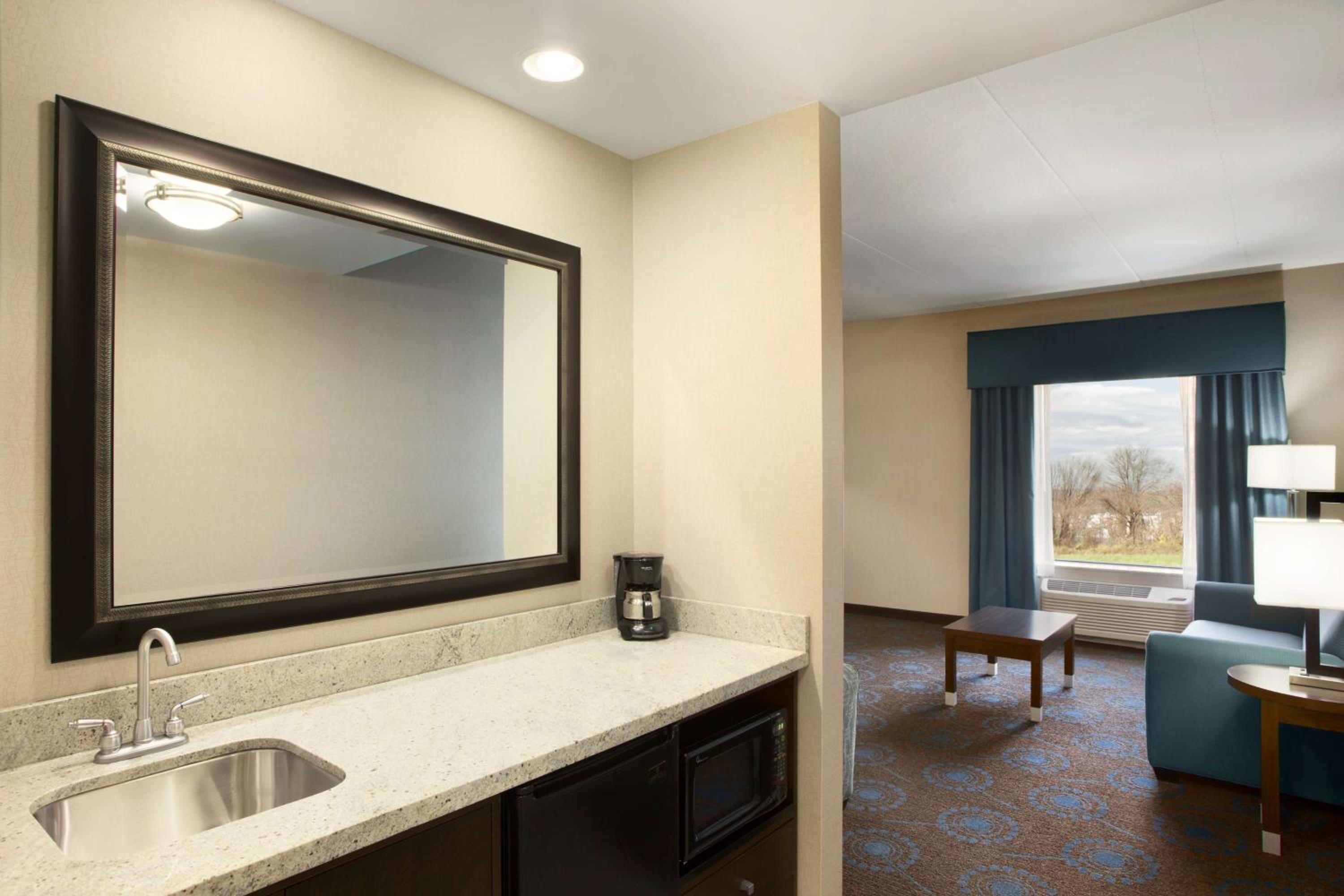 King Studio Suite - Non-Smoking - Photo 1