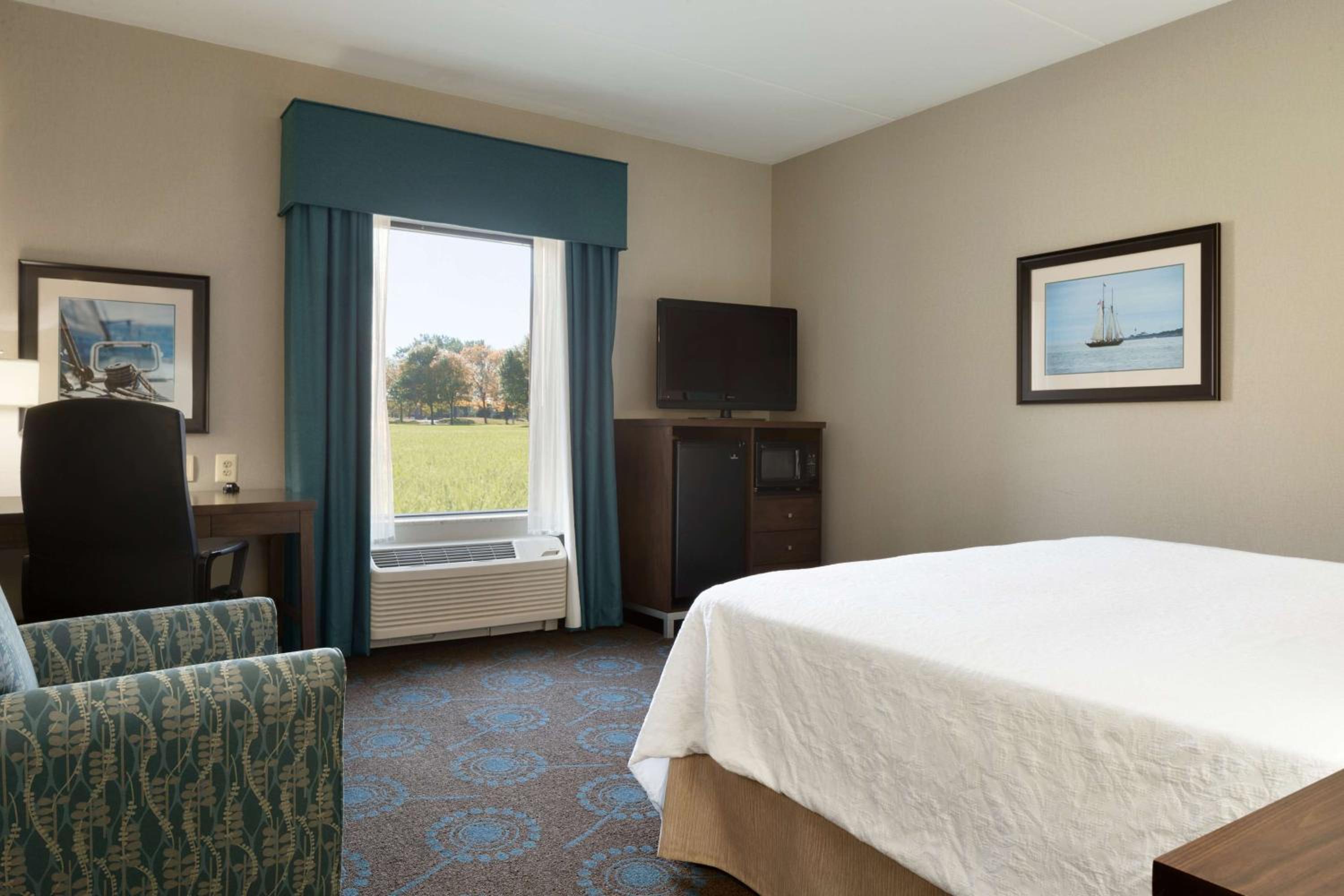 King Room with King Bed - Non-Smoking - Photo 1