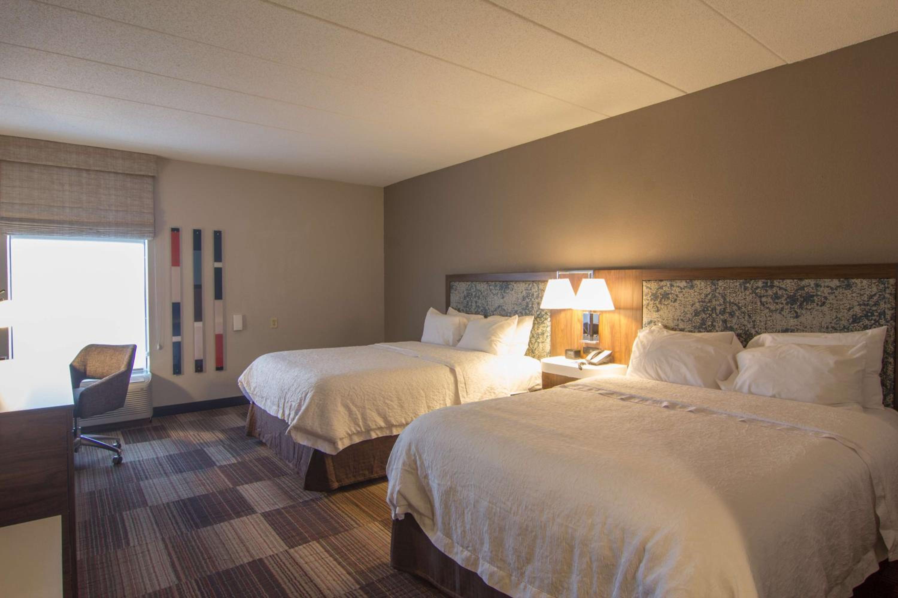 Room with Two Queen Beds - Non-Smoking - Photo 1