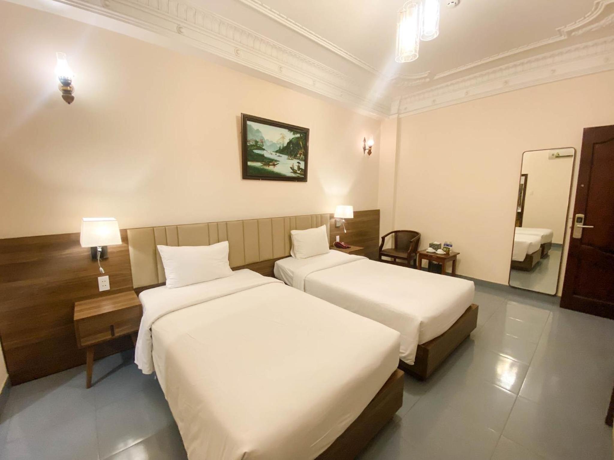 Superior Twin Room (No window) photo 3