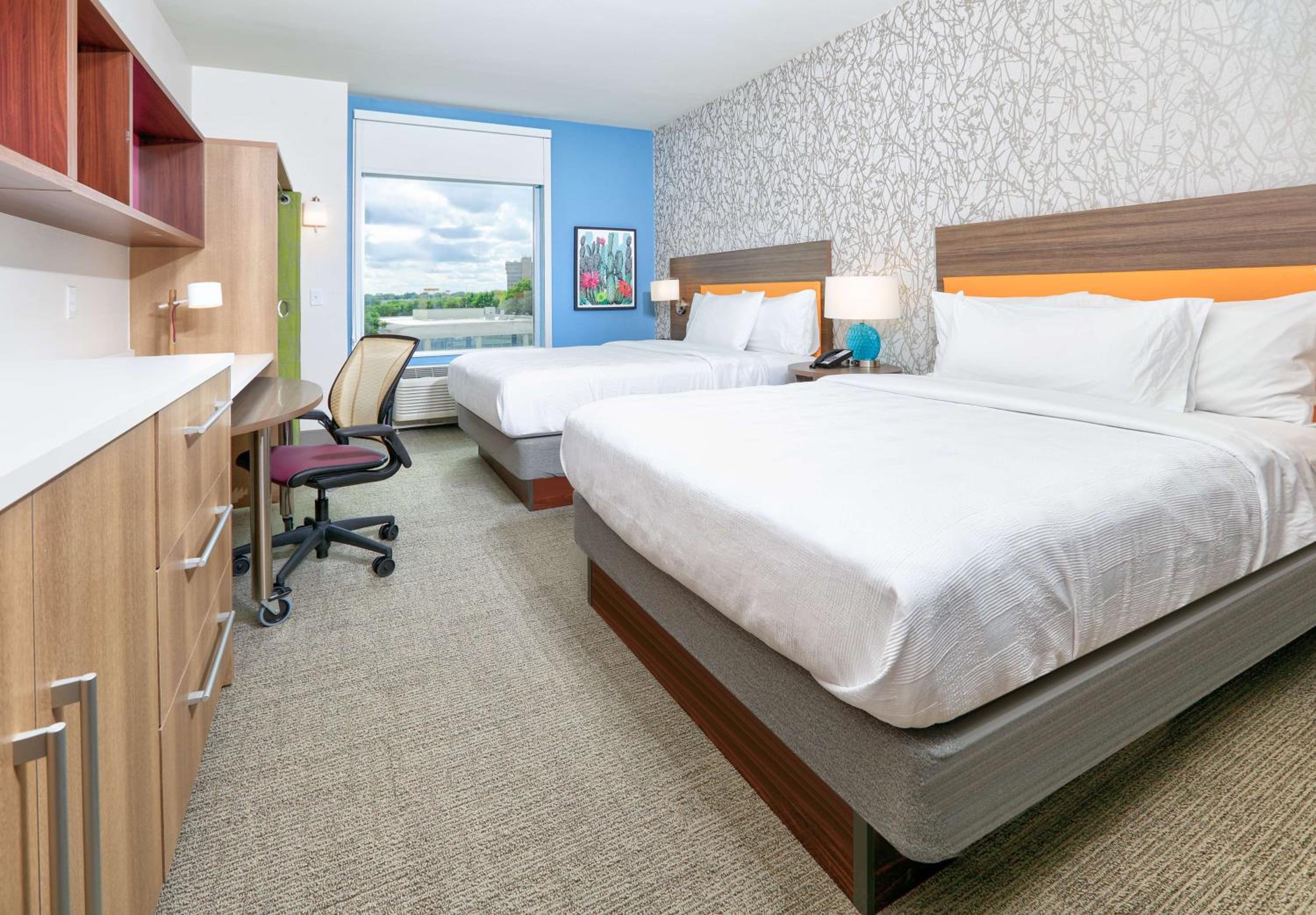 Studio Suite with Two Queen Beds - Photo 3
