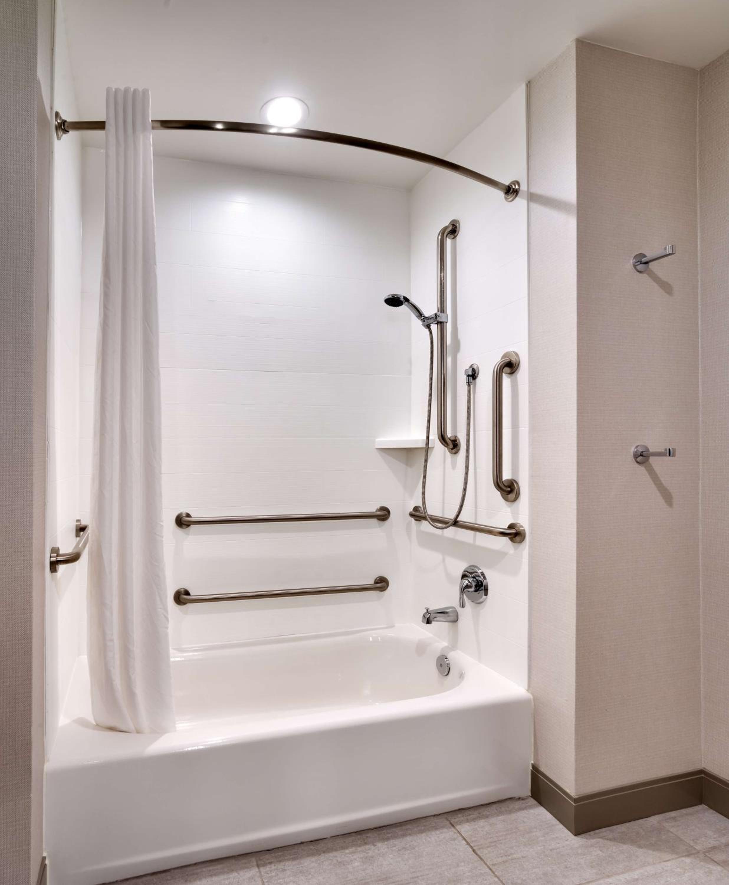 King Room with View - Hearing Accessible - Photo 6