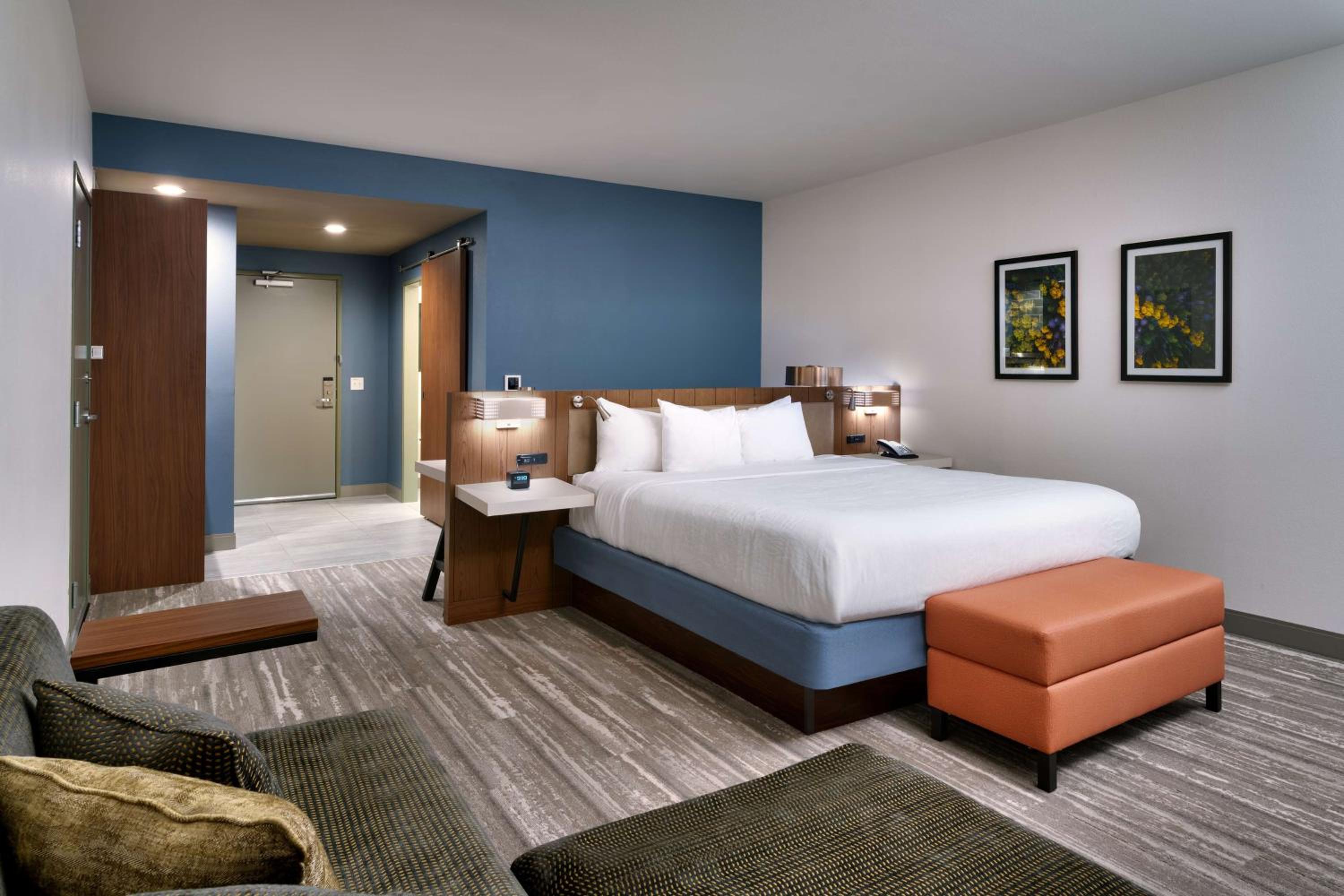 King Room - Hearing Access - Photo 6
