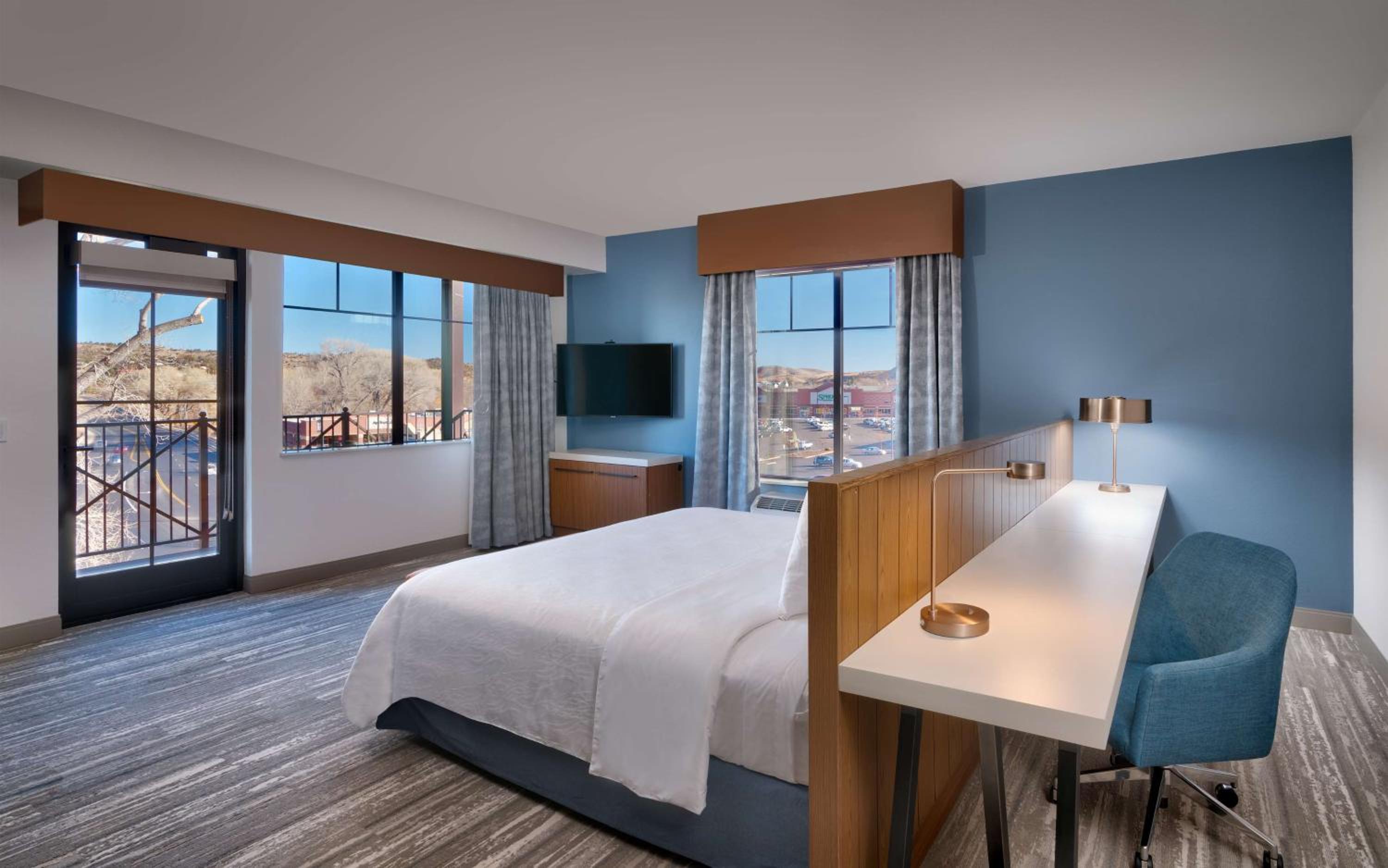 King Room with View - Hearing Accessible - Photo 1