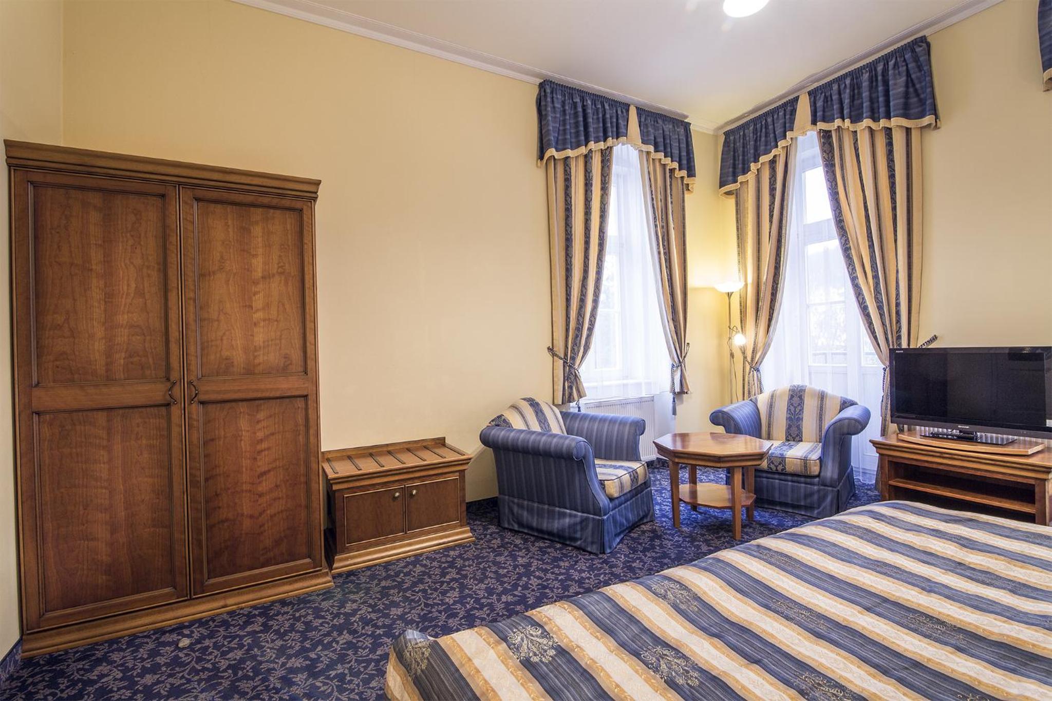 Double or Twin Room photo 3