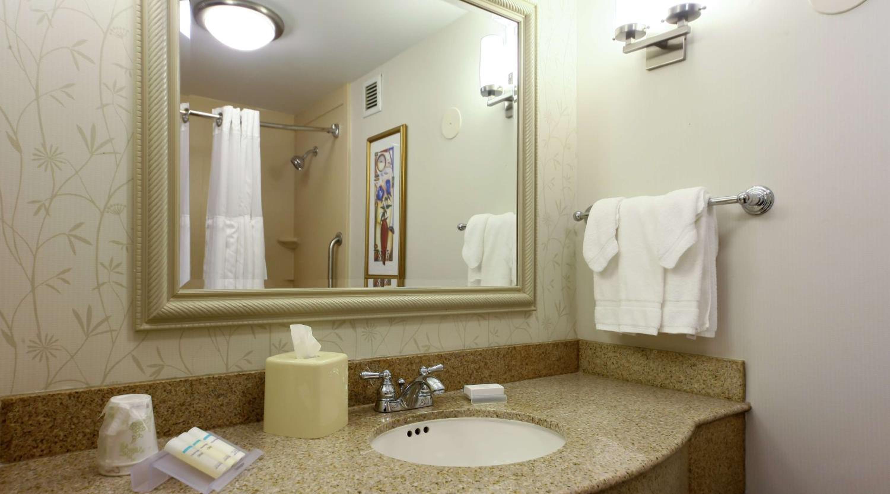 Junior King Suite with Sofa Bed - Photo 6