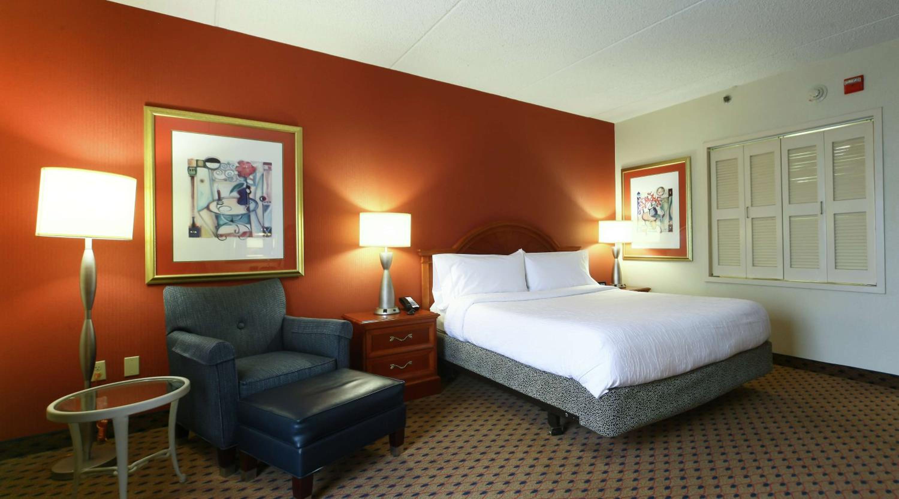 King Room with Spa Bath - Photo 3