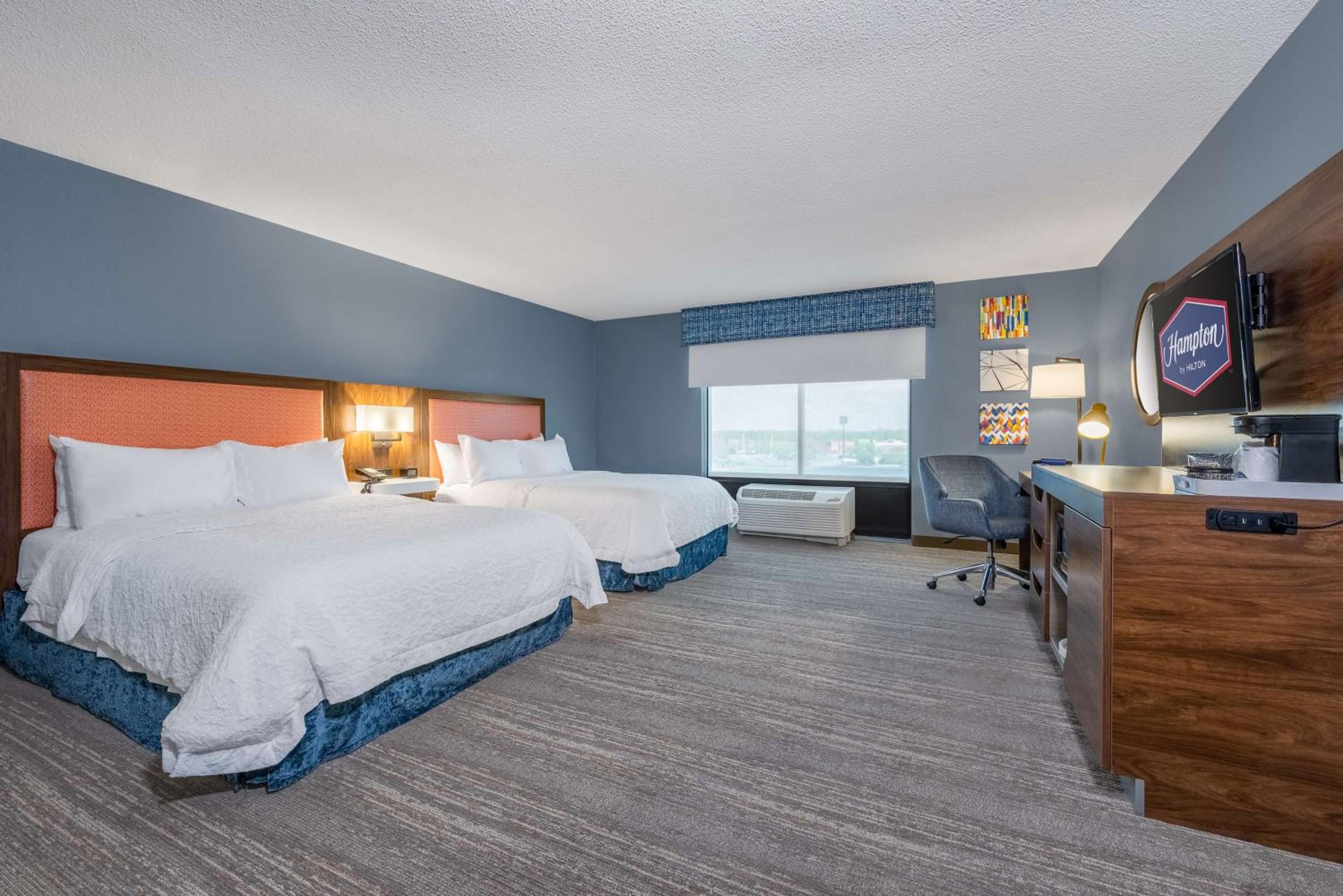 Queen Room with Two Queen Beds - Mobility Access/Non-Smoking - Photo 1