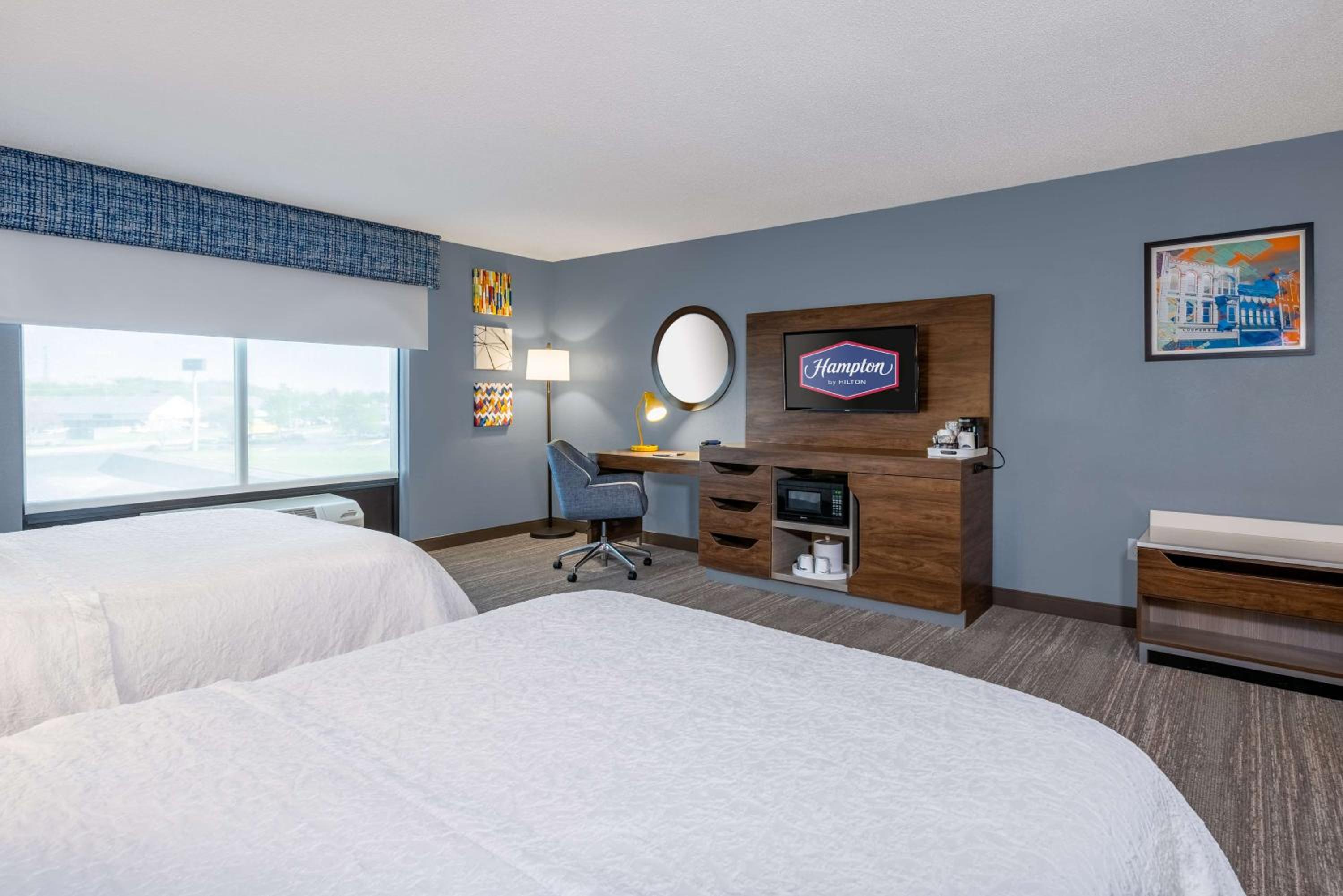 Queen Room with Two Queen Beds - Mobility Access/Non-Smoking - Photo 4