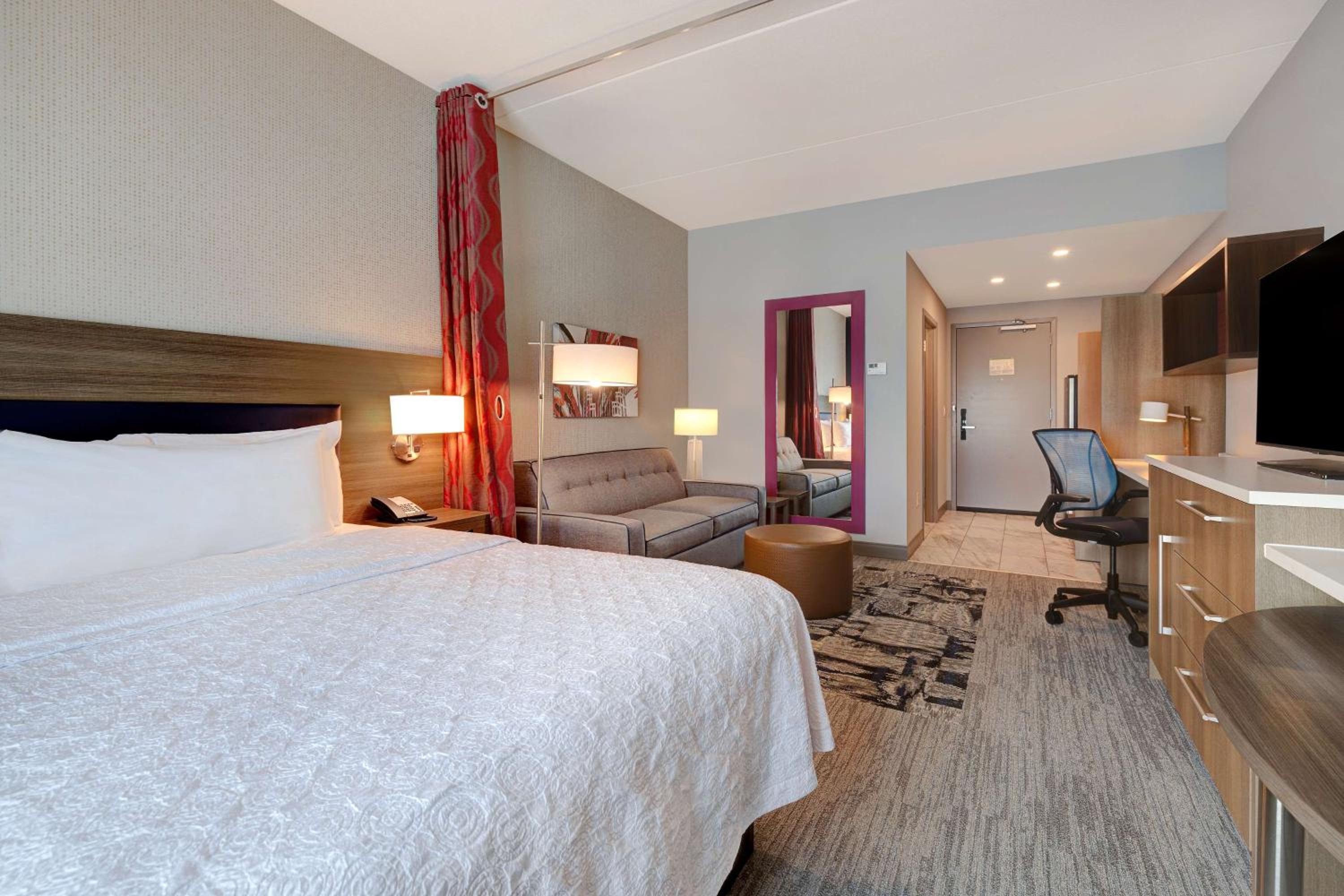 King Studio Suite - Non-Smoking - Photo 3