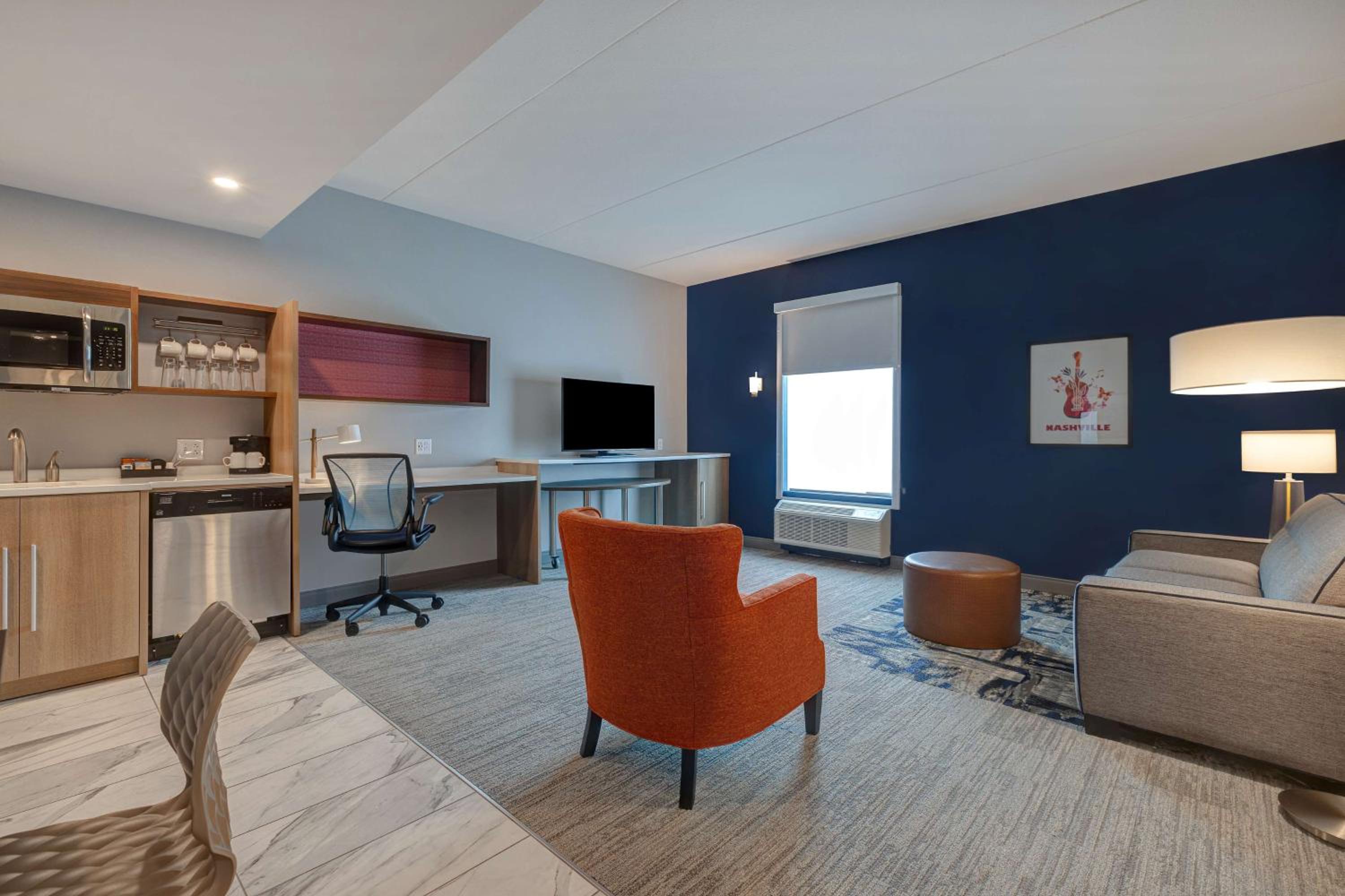 One-Bedroom King Suite - Non-Smoking - Photo 3