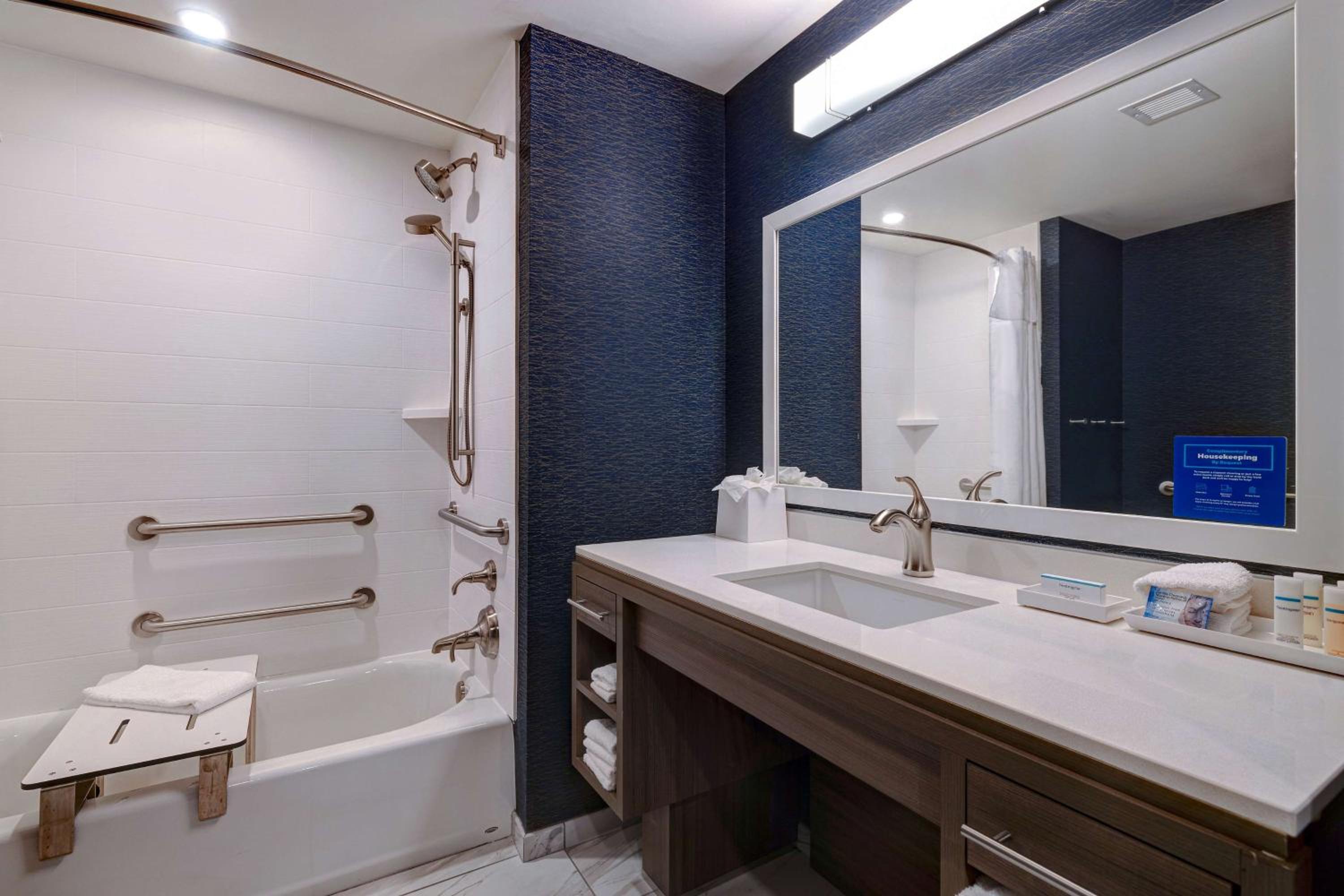 King Studio Suite - Hearing Access/Non-Smoking - Photo 3