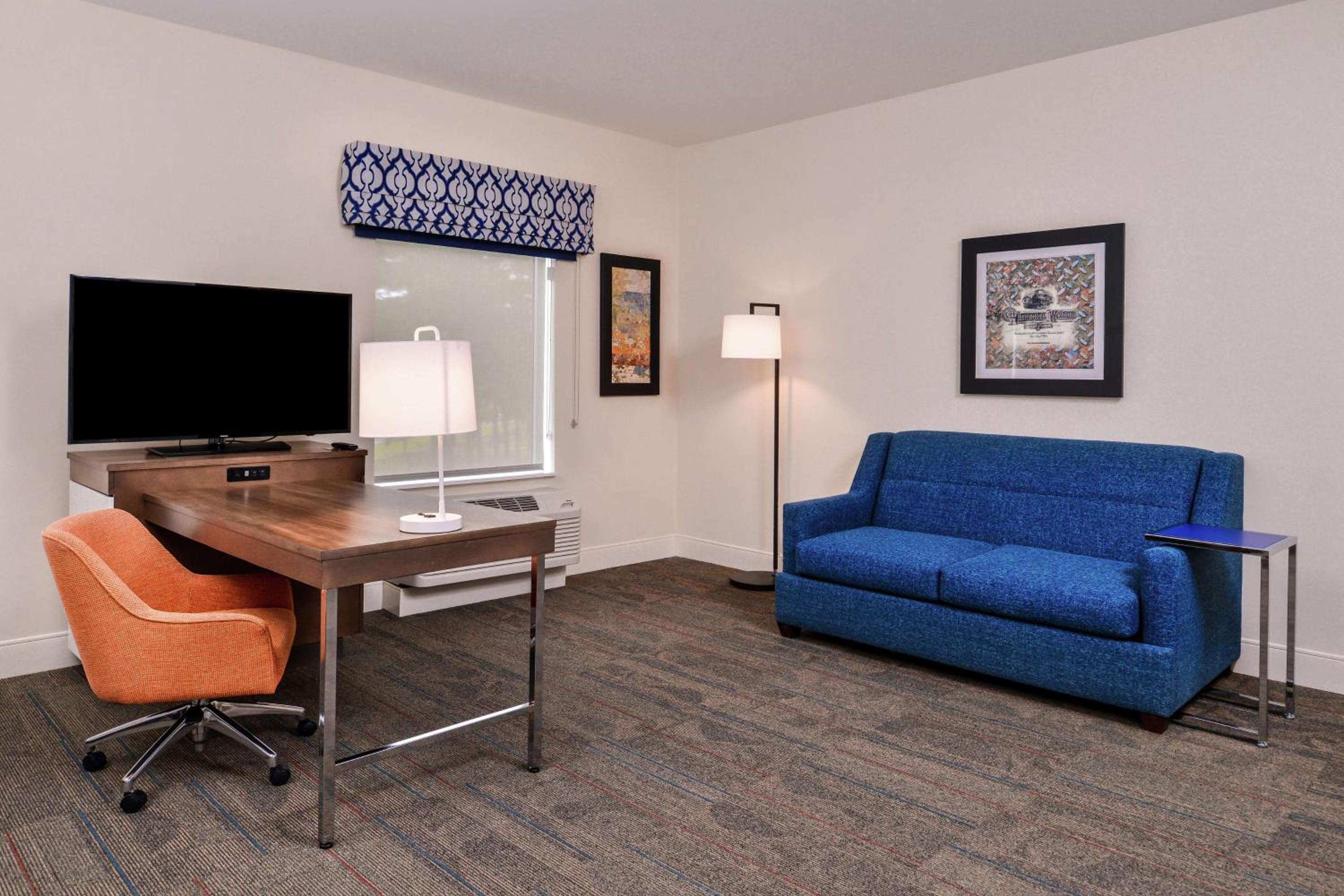 Queen Studio Suite with Two Queen Beds - Non-Smoking