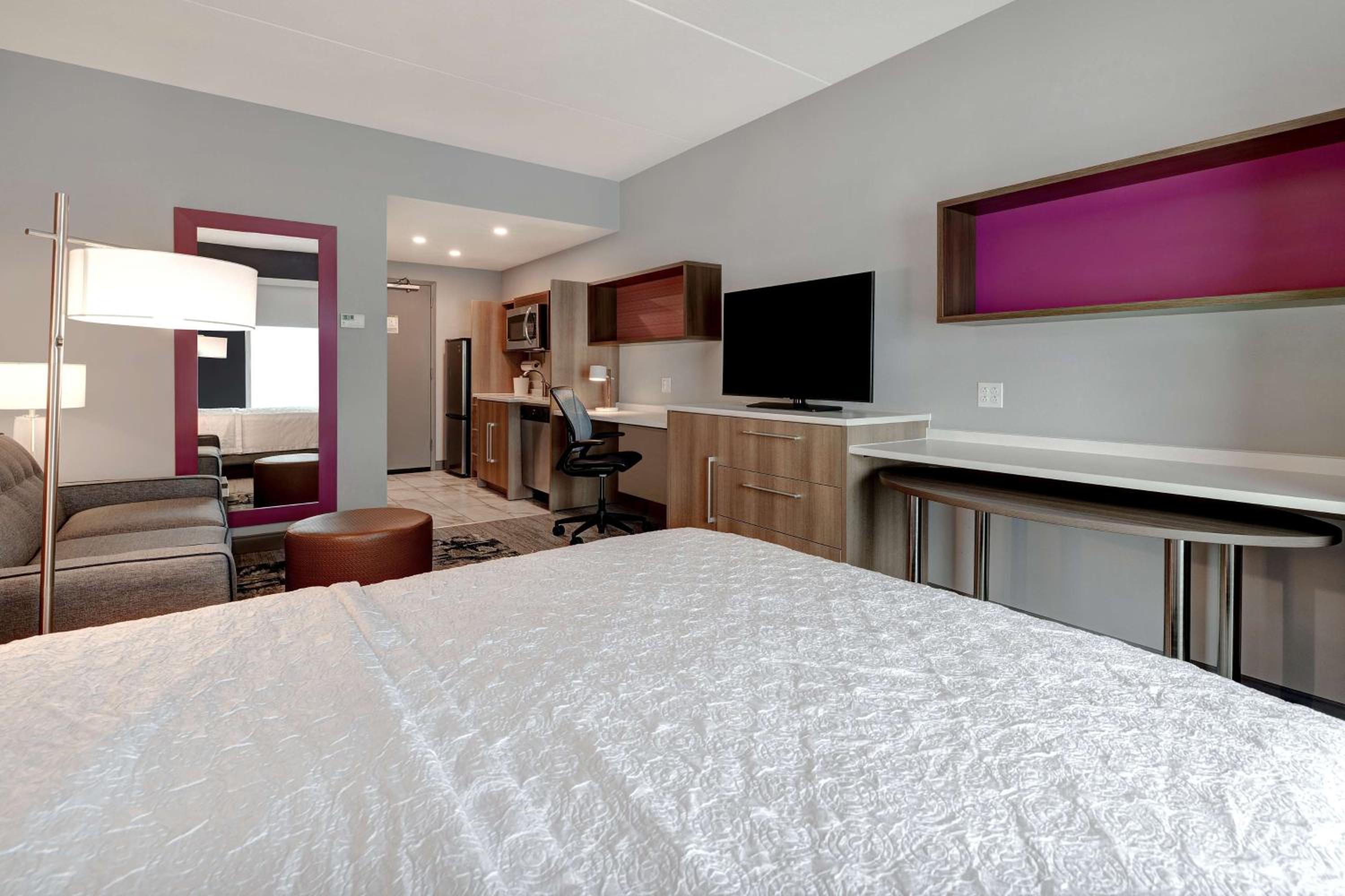 King Studio Suite - Non-Smoking - Photo 5