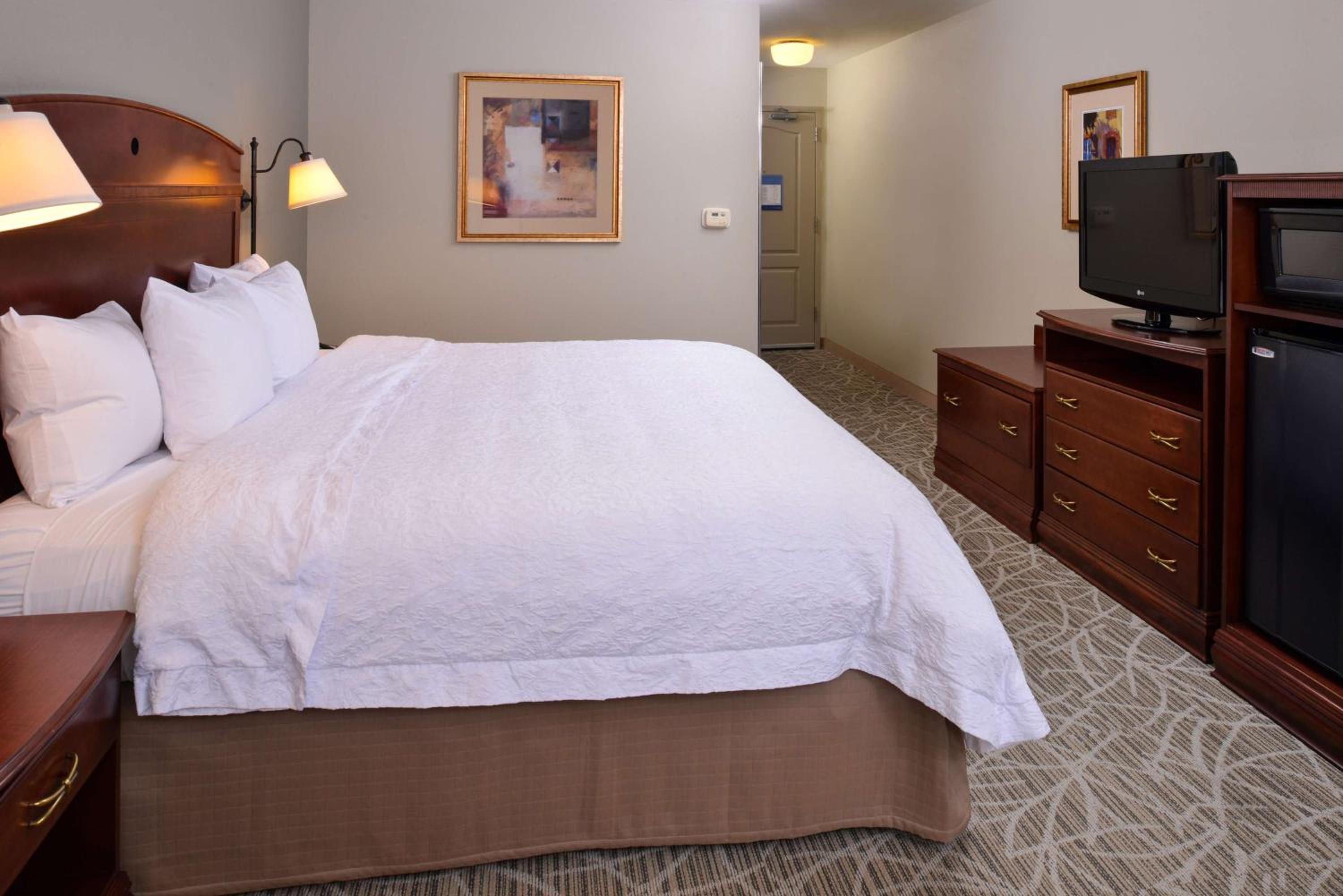 Large King Room - Non-Smoking - Photo 8