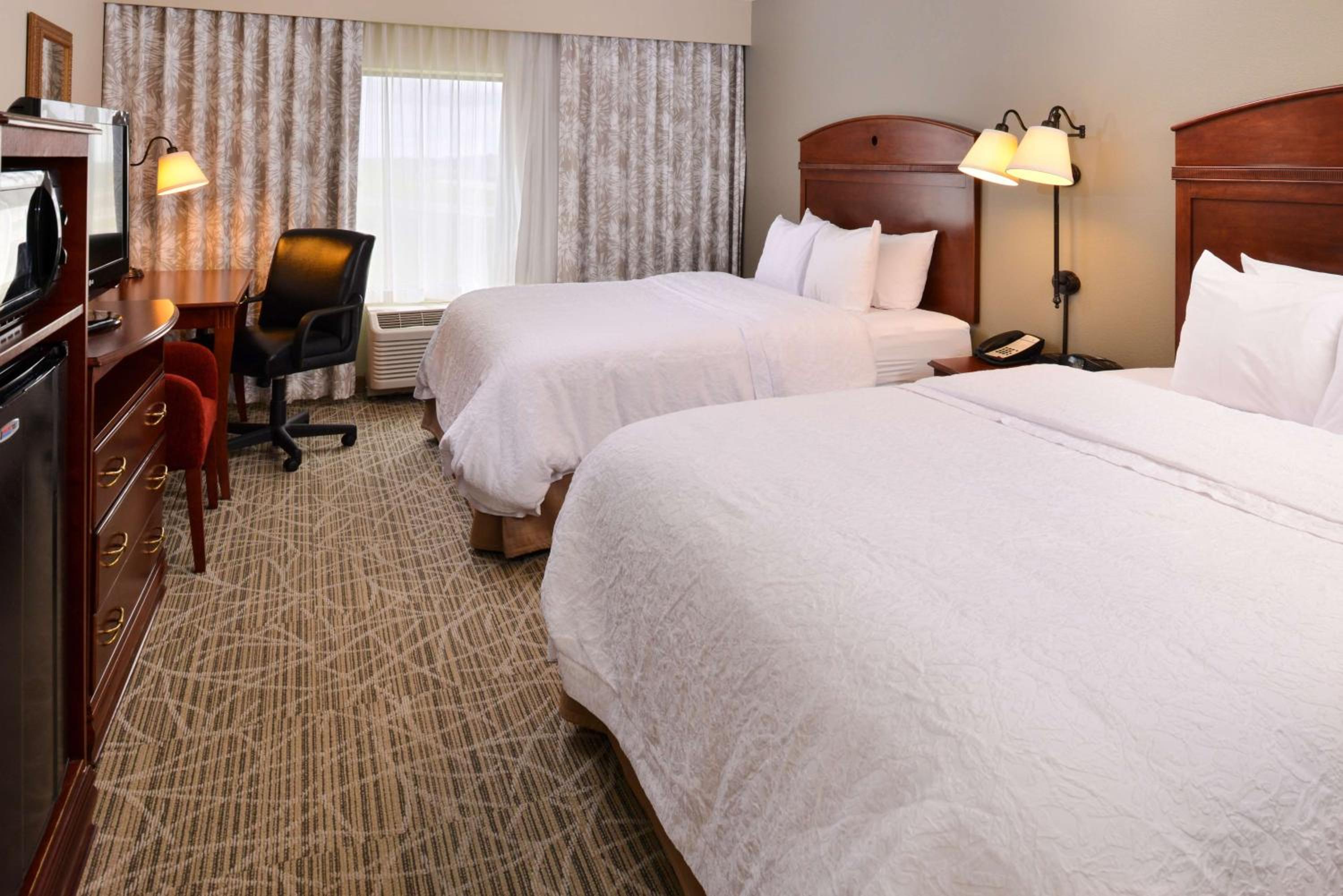 Room with Two Queen Beds - Non-Smoking - Photo 1