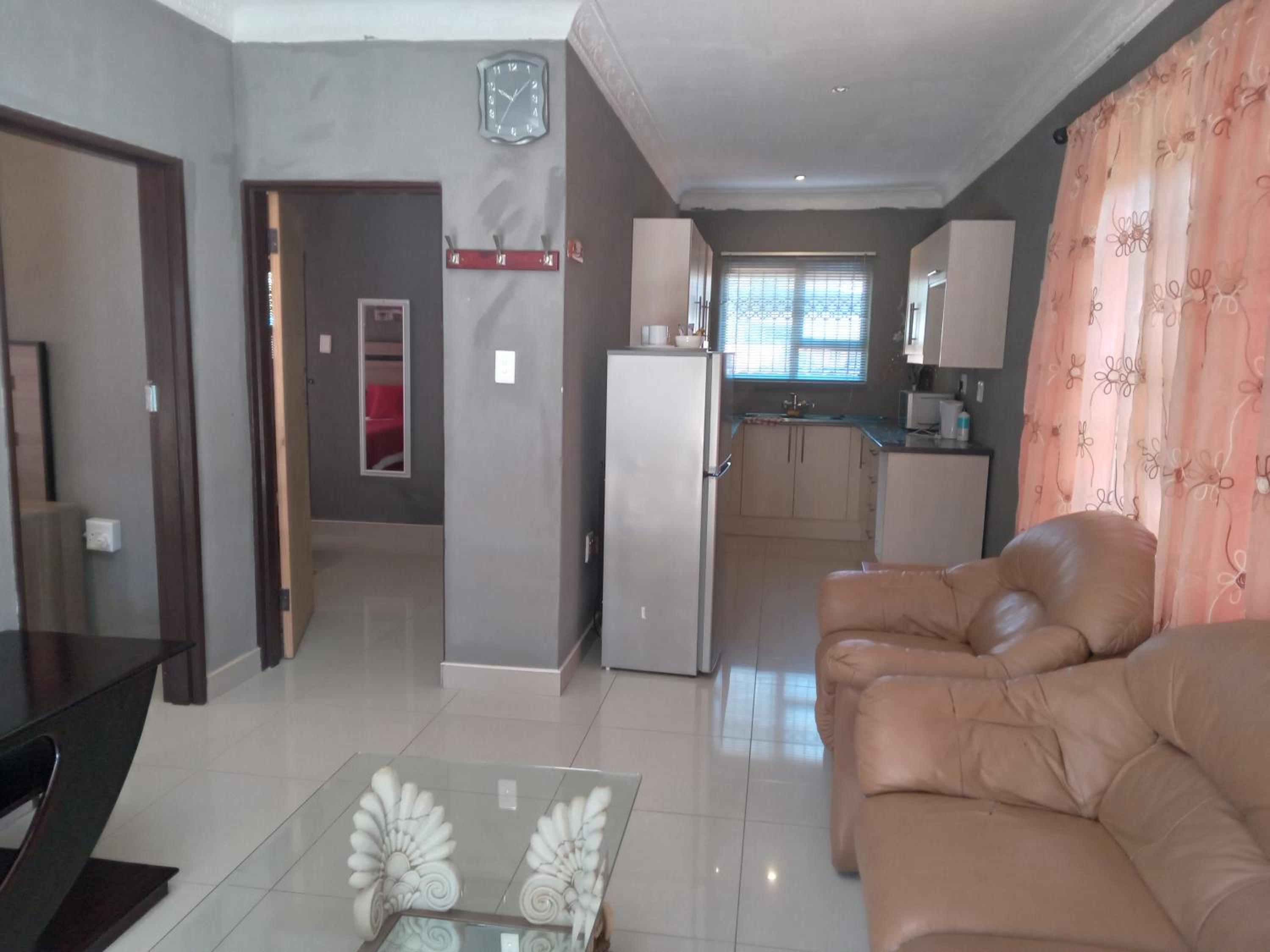 Deluxe Family Suite photo 1