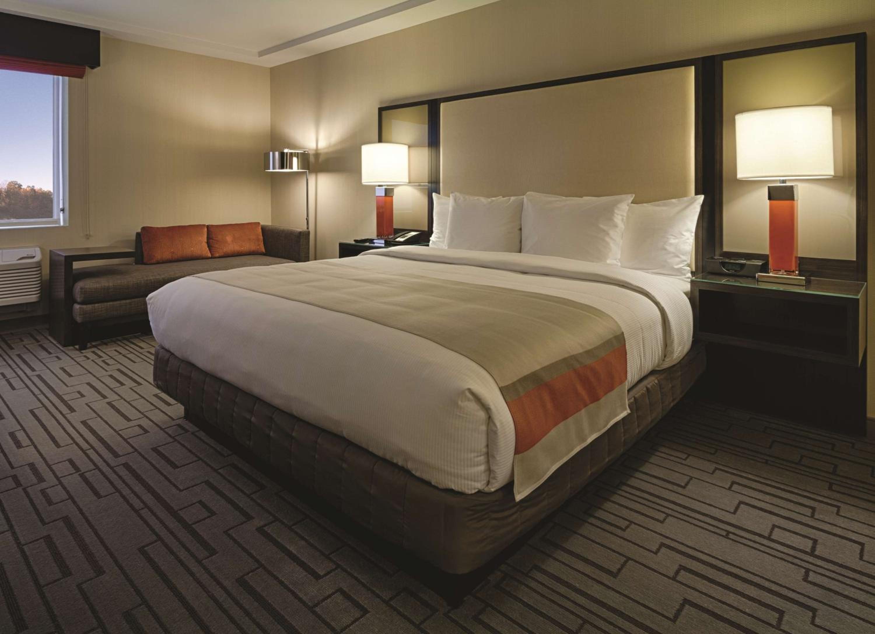 Deluxe King Room photo 3