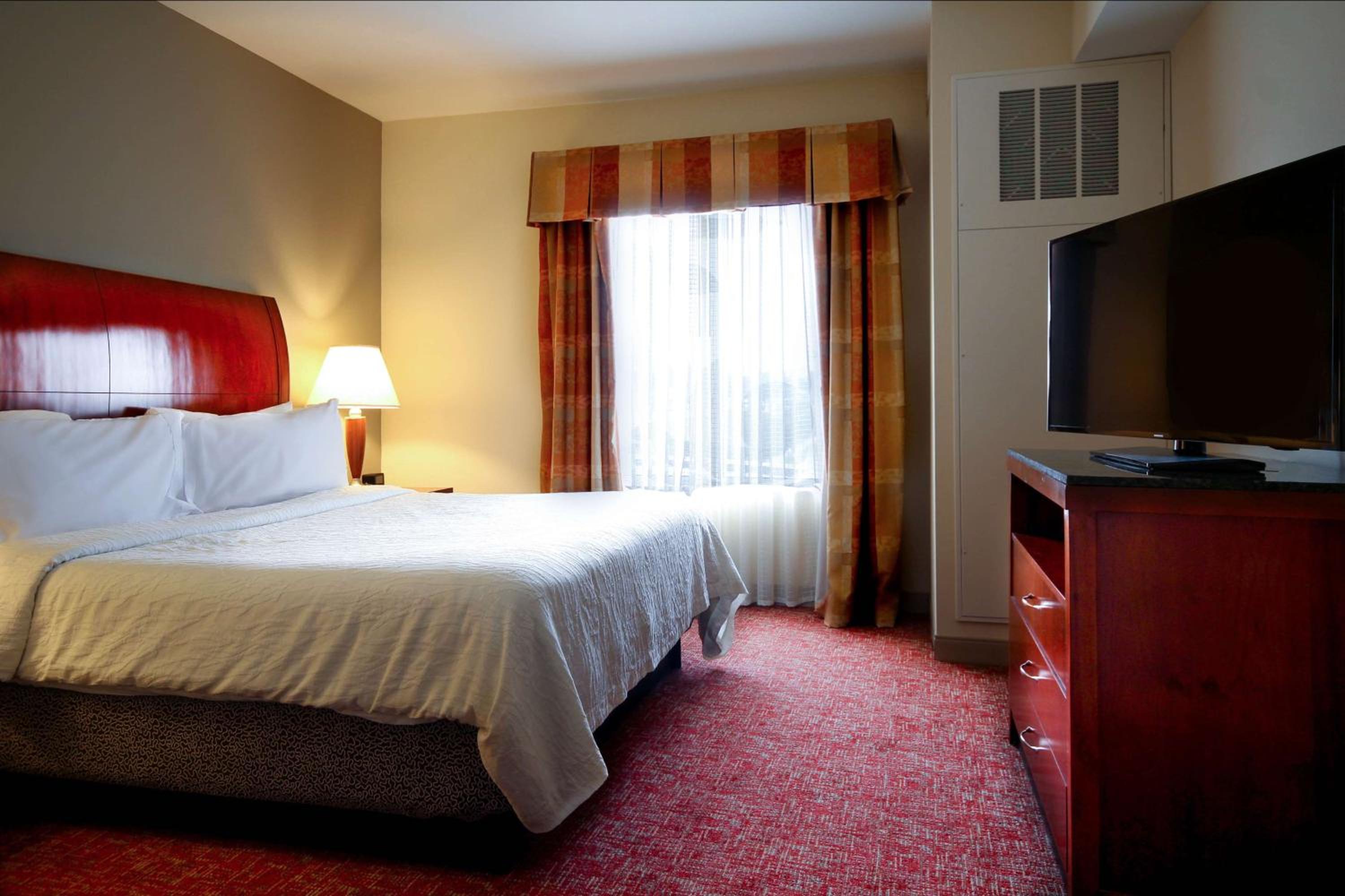 Junior King Suite with Sofa Bed - Photo 1