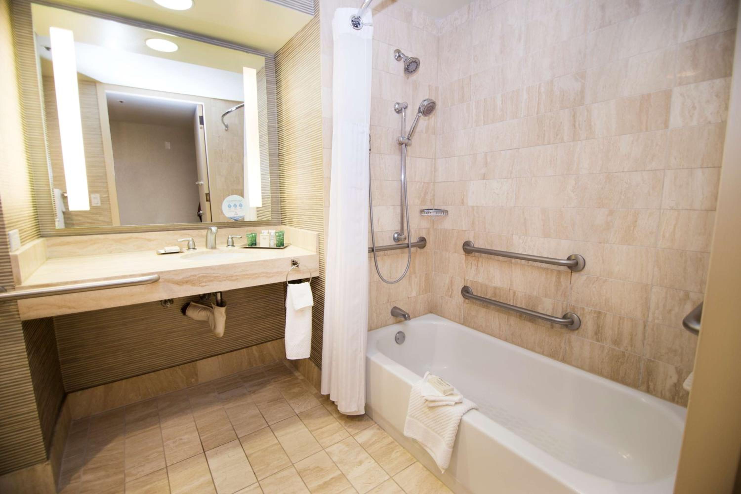 Double Room with Two Double Beds - Disability Access