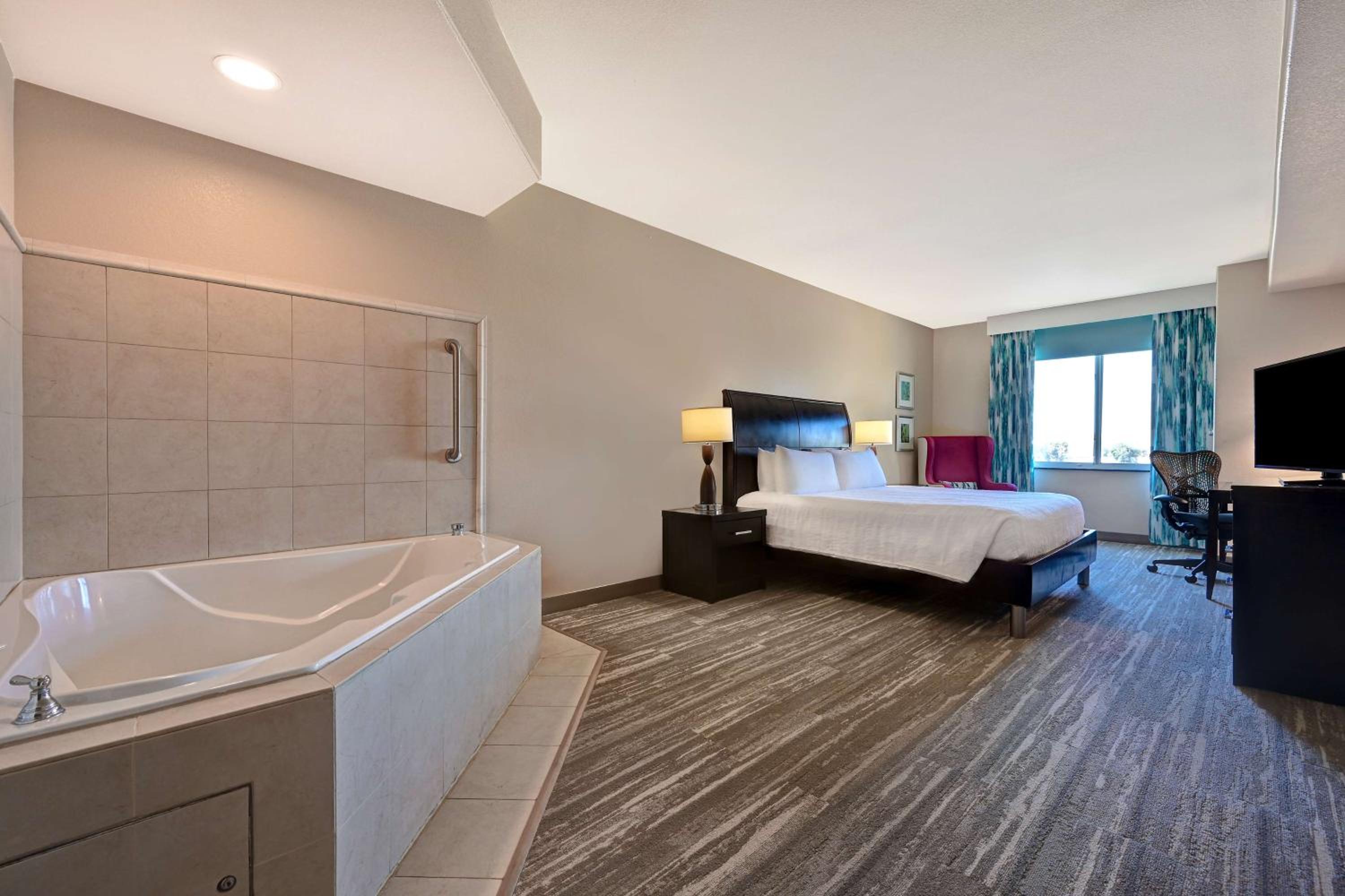 King Room with Whirlpool