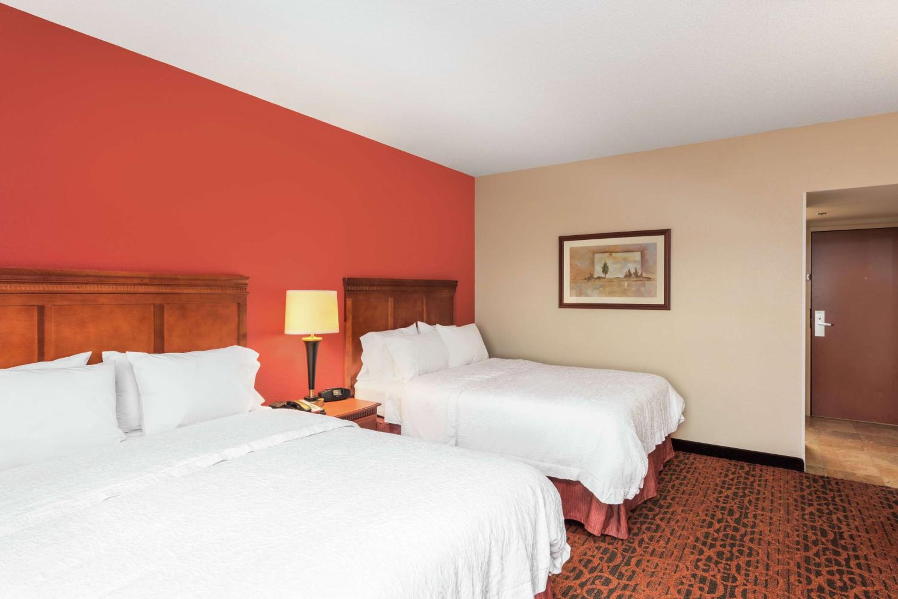 Room with Two Queen Beds - Non-Smoking photo 3