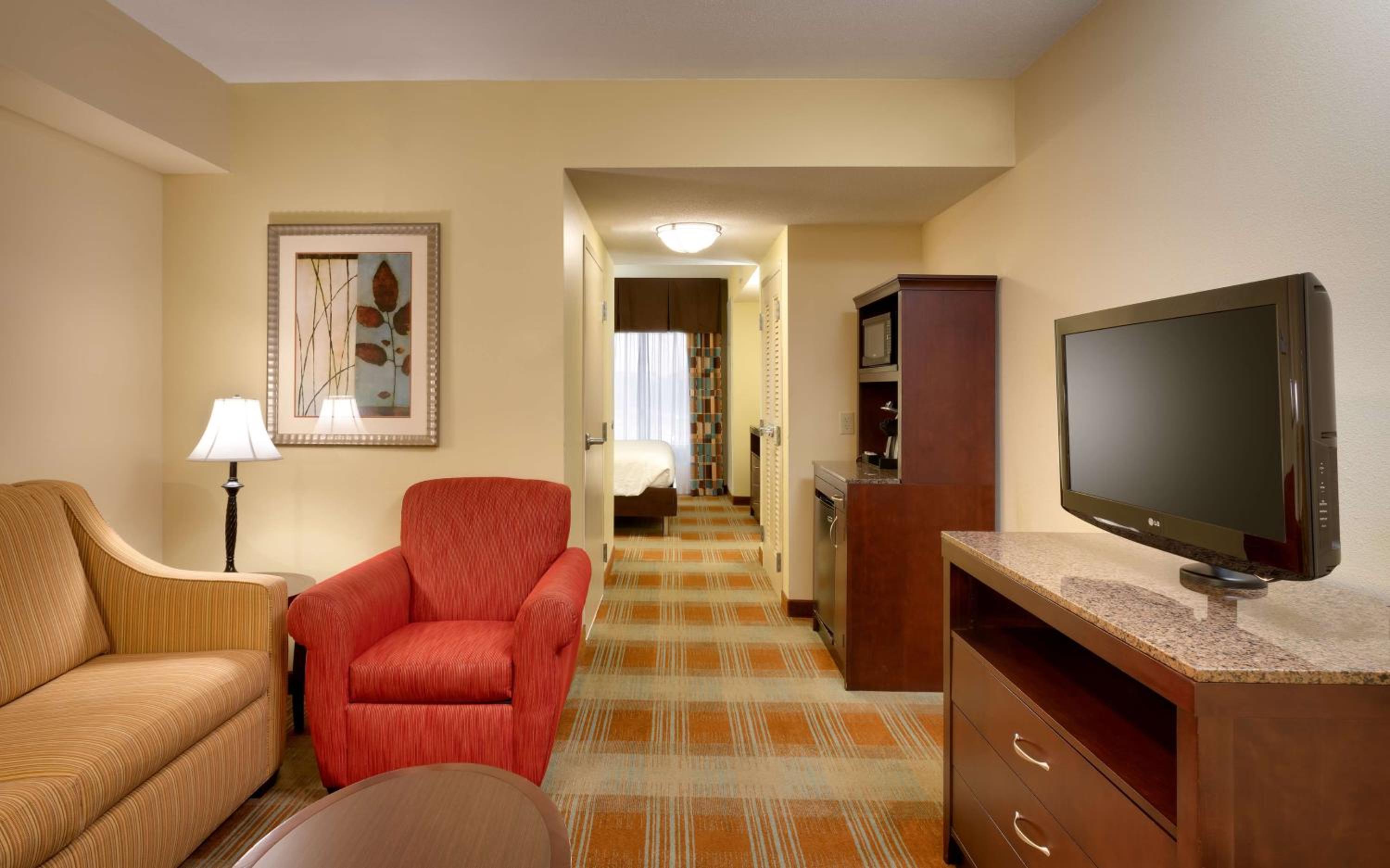 Junior King Suite with Sofa Bed - Photo 2