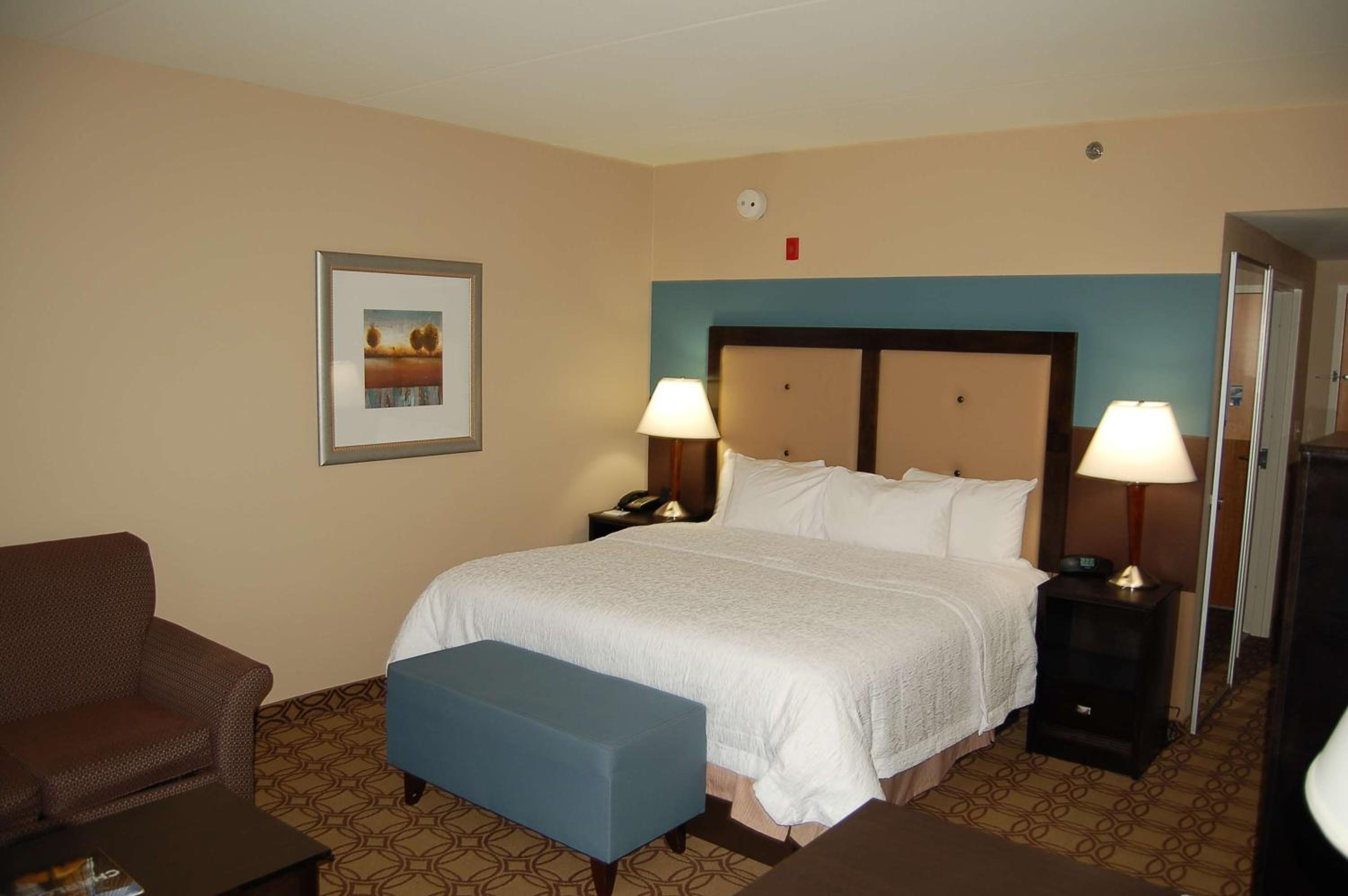 King Room with Sofa Bed and Study - Non-Smoking - Photo 8