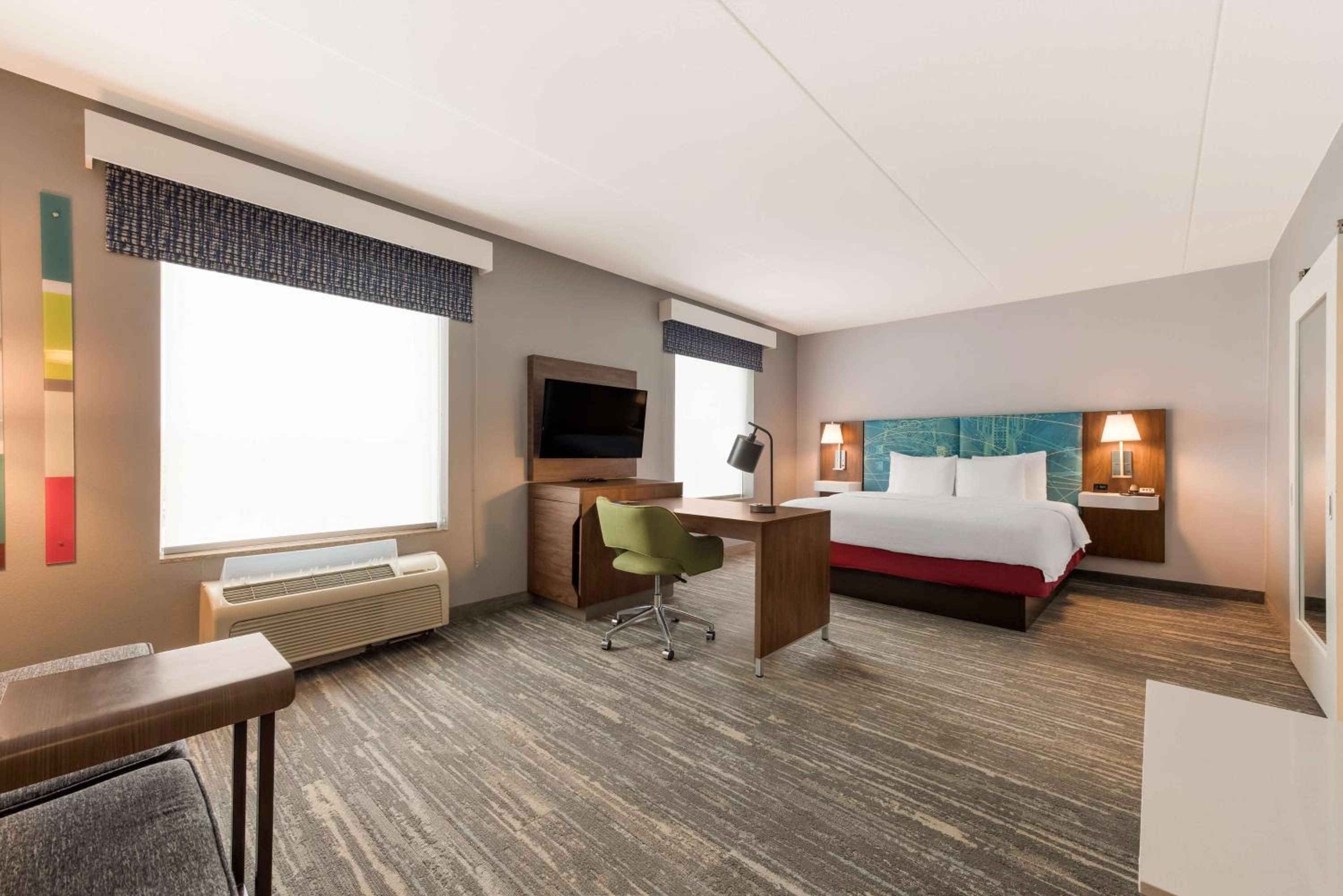 King Studio Suite with Sofa Bed - Non-Smoking - Photo 4