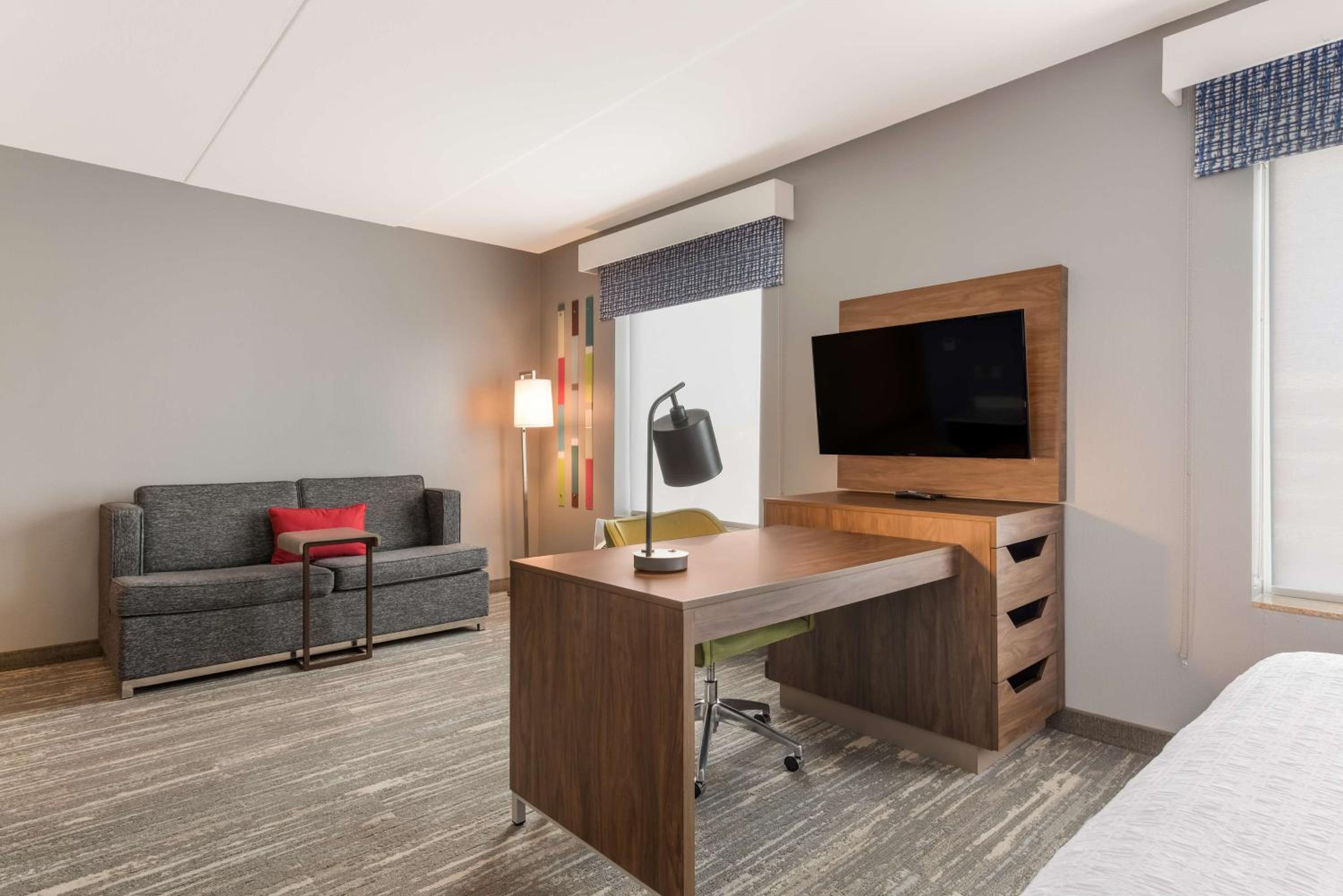 King Studio Suite with Sofa Bed - Non-Smoking - Photo 5
