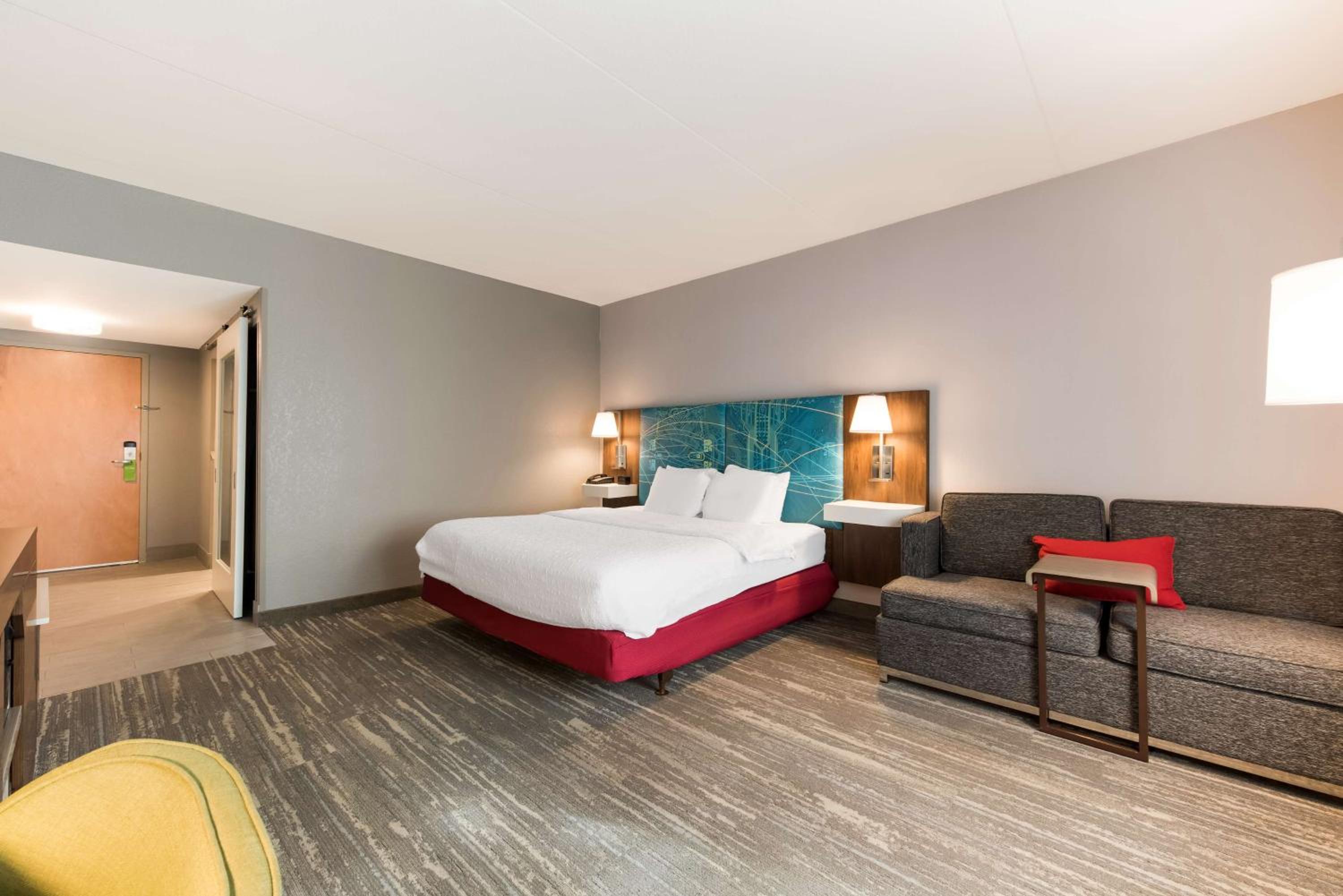 King Room with Accessible Tub - Mobility and Hearing Access/Non-Smoking - Photo 2
