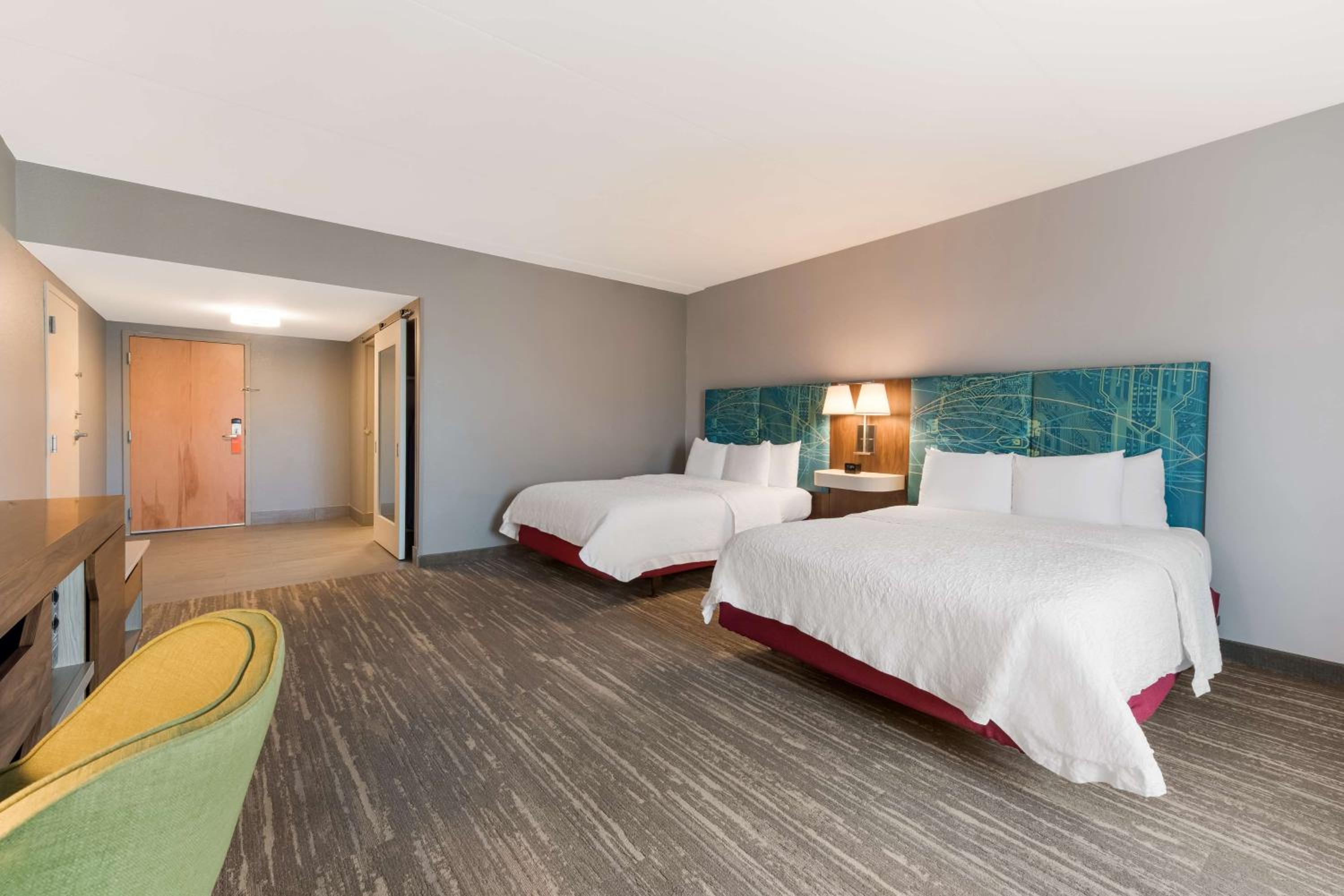Queen Room with Two Queen Beds - Mobility and Hearing Access/Non-Smoking - Photo 2
