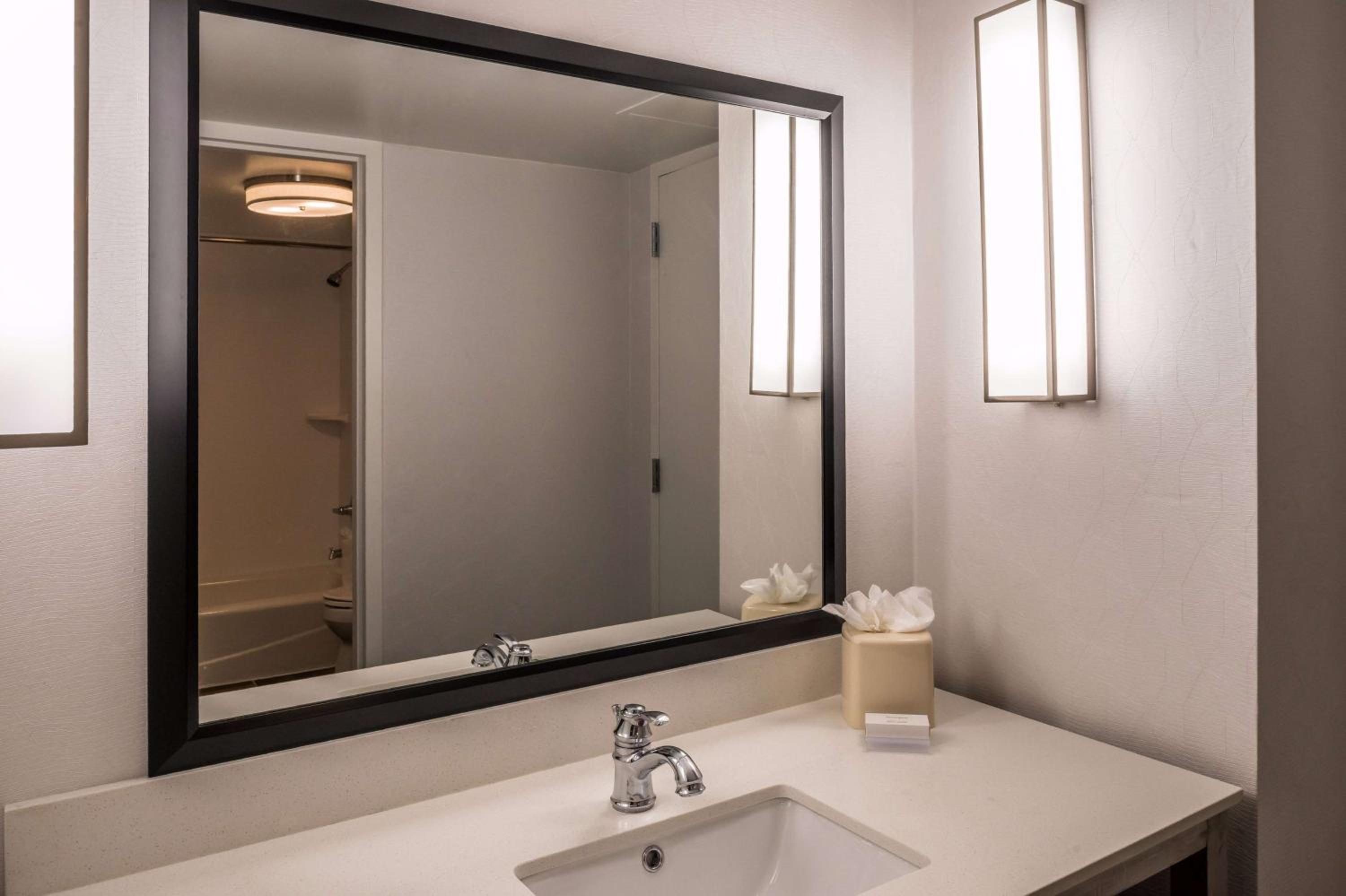 Executive King Suite - Photo 4