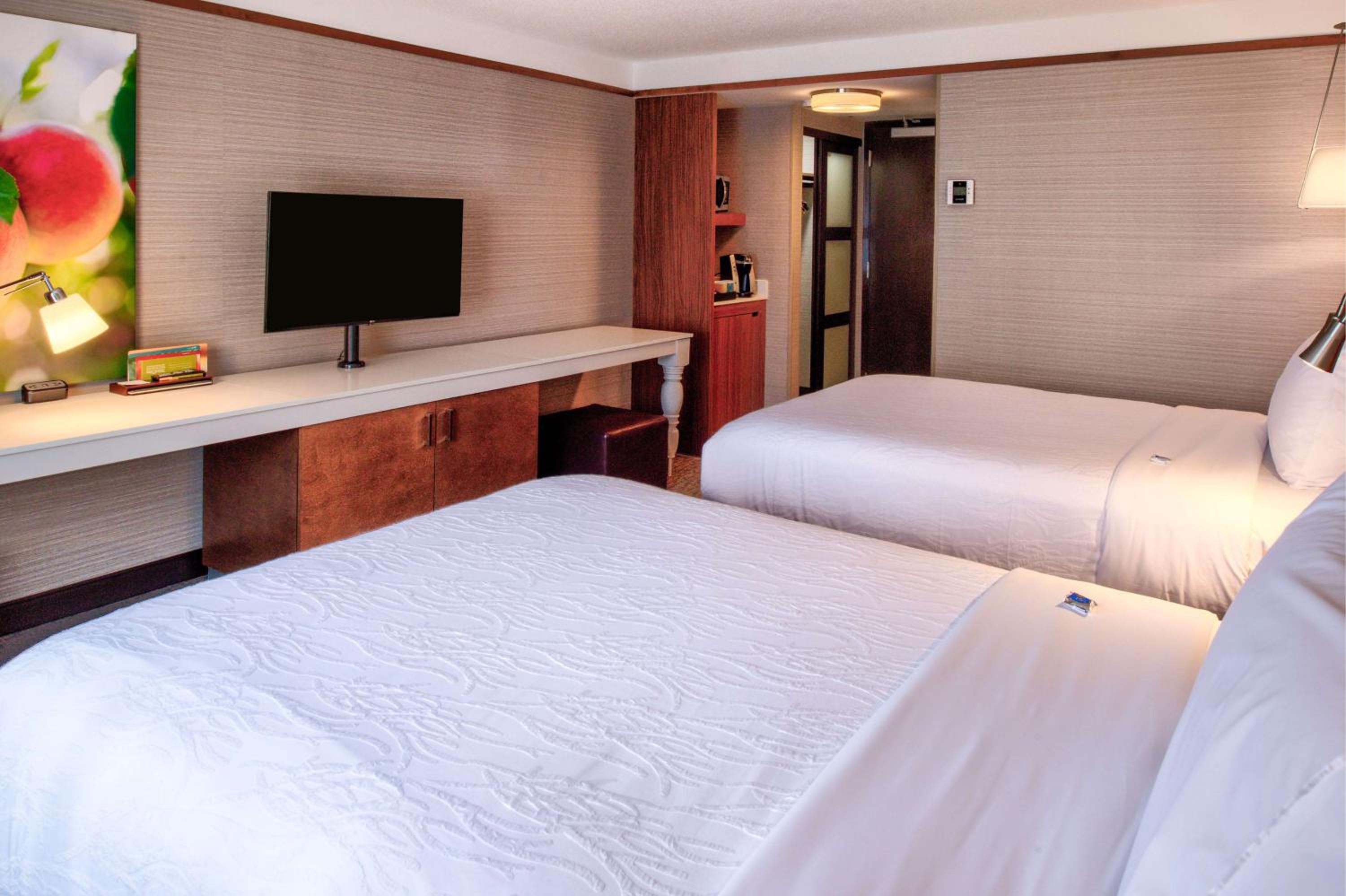 Double Room with Two Double Beds - Photo 4