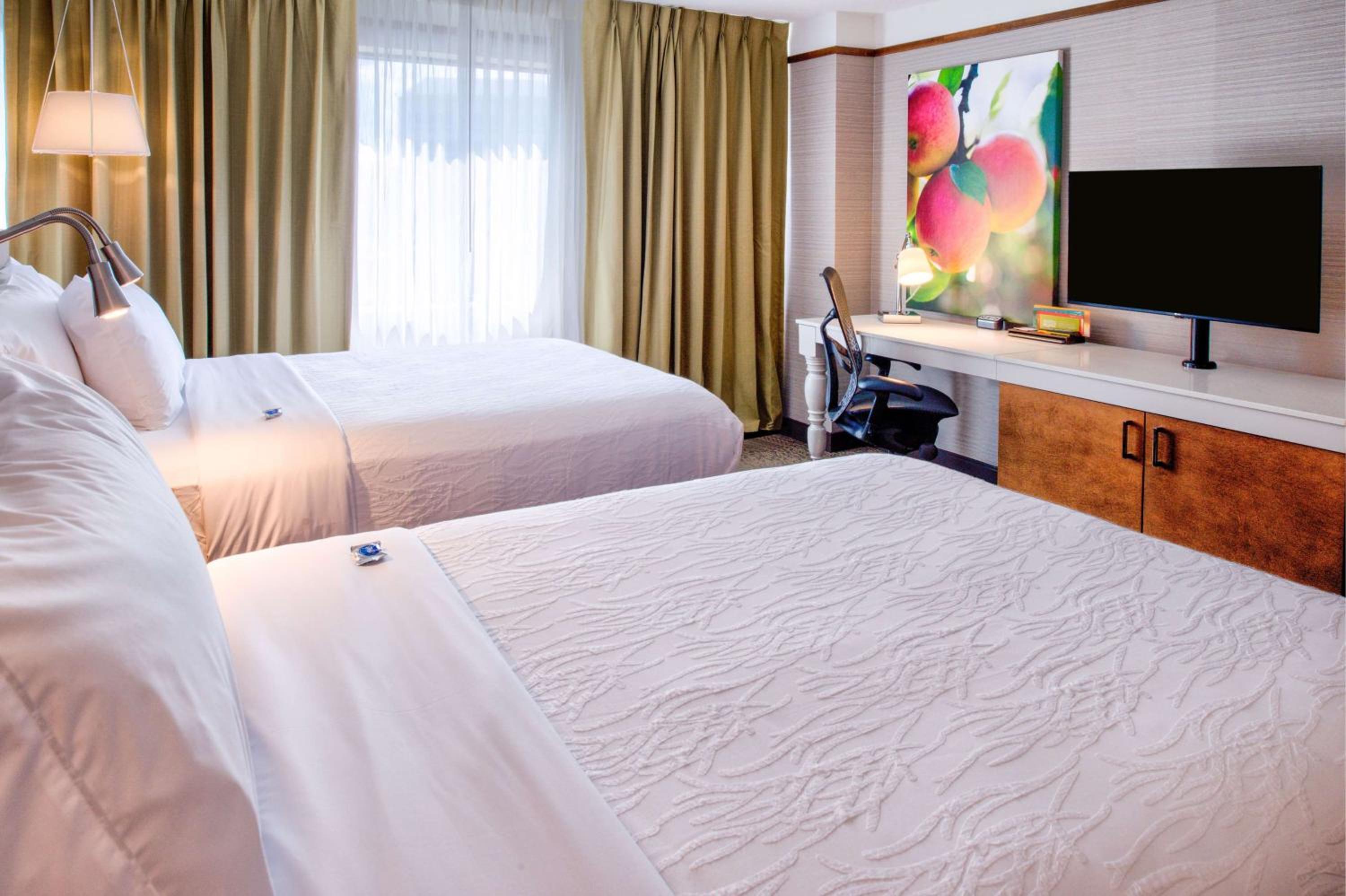 Double Room with Two Double Beds - Photo 5