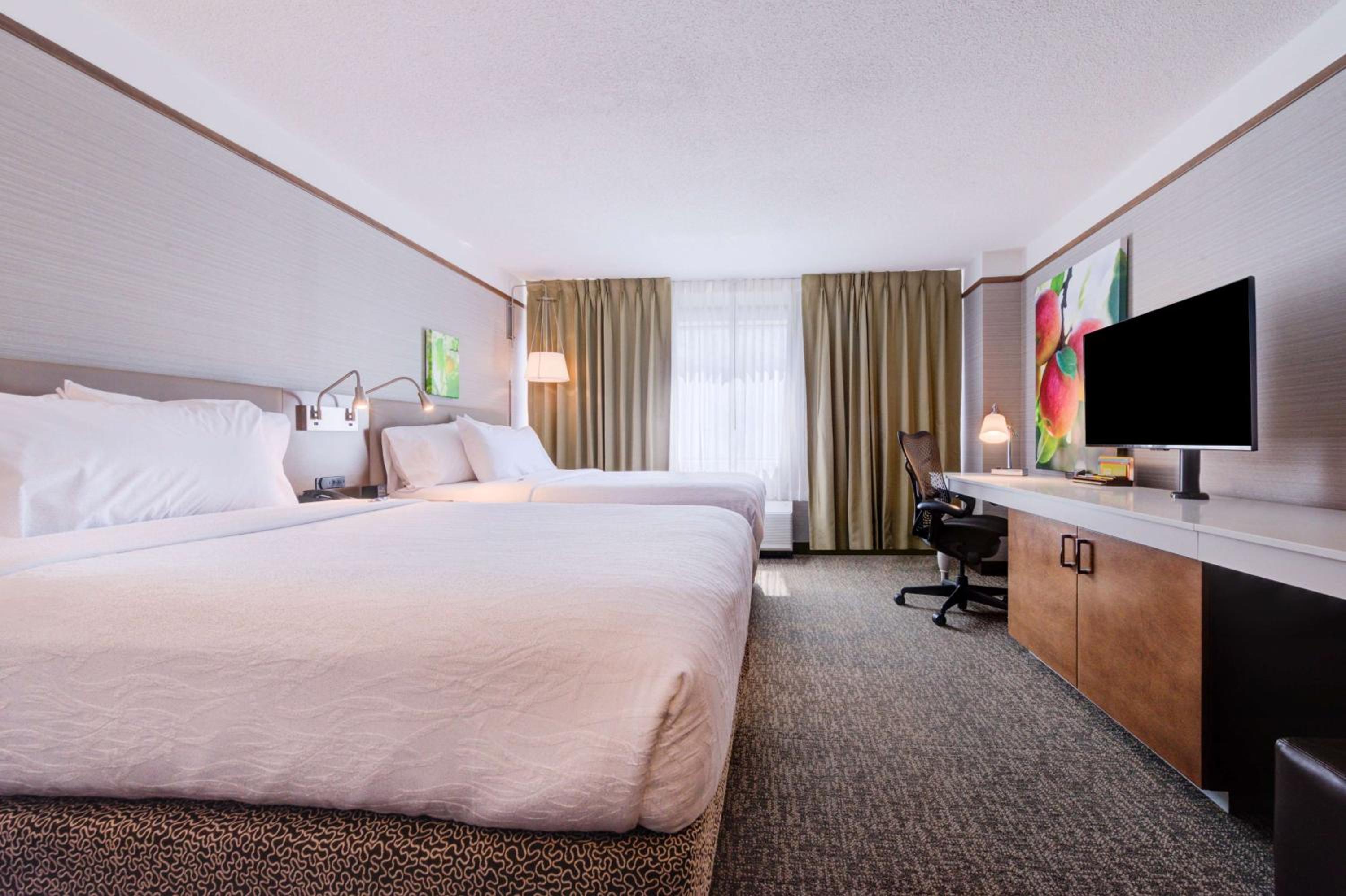 Double Room with Two Double Beds - Photo 7