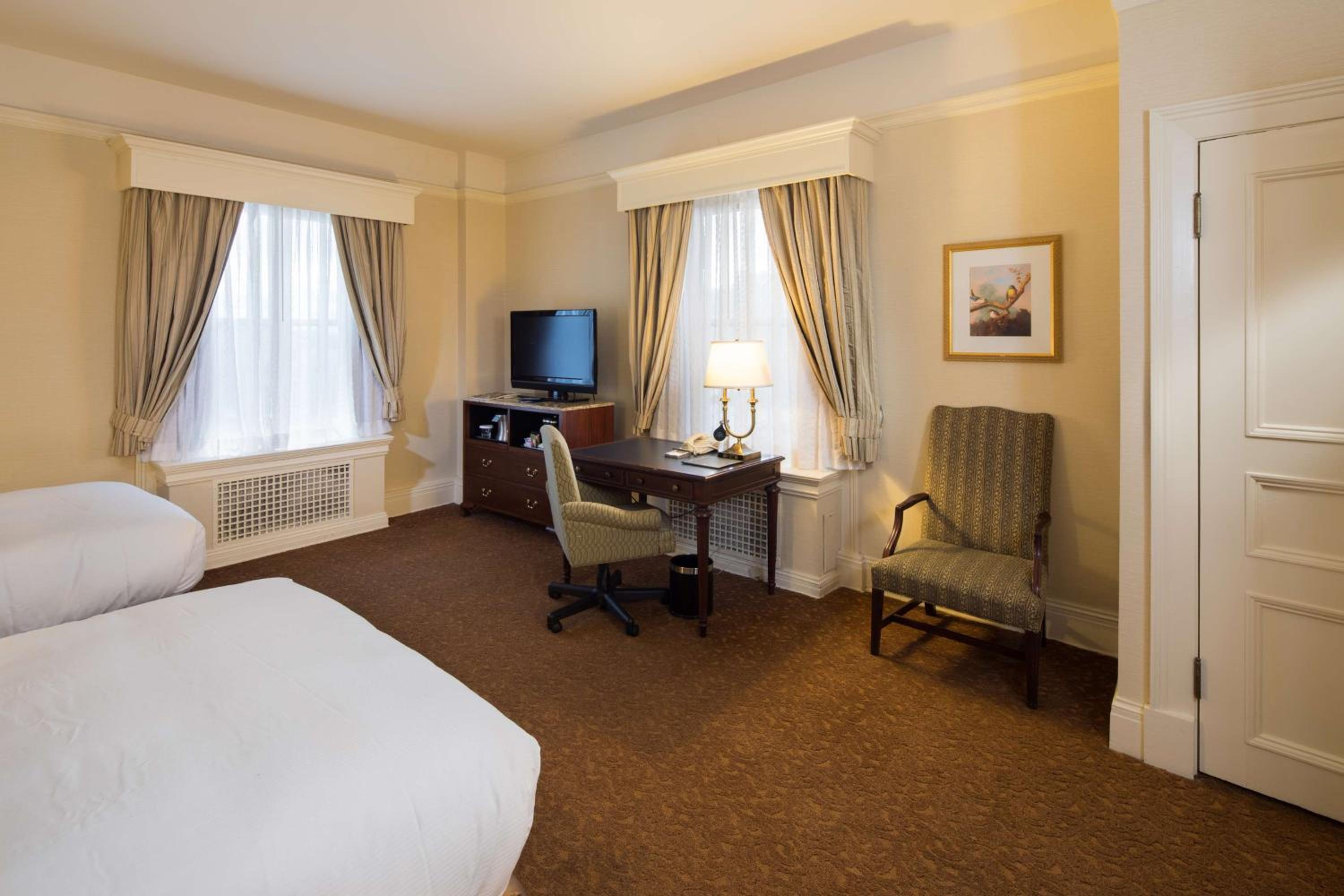 Double Room with Two Double Beds - Photo 3