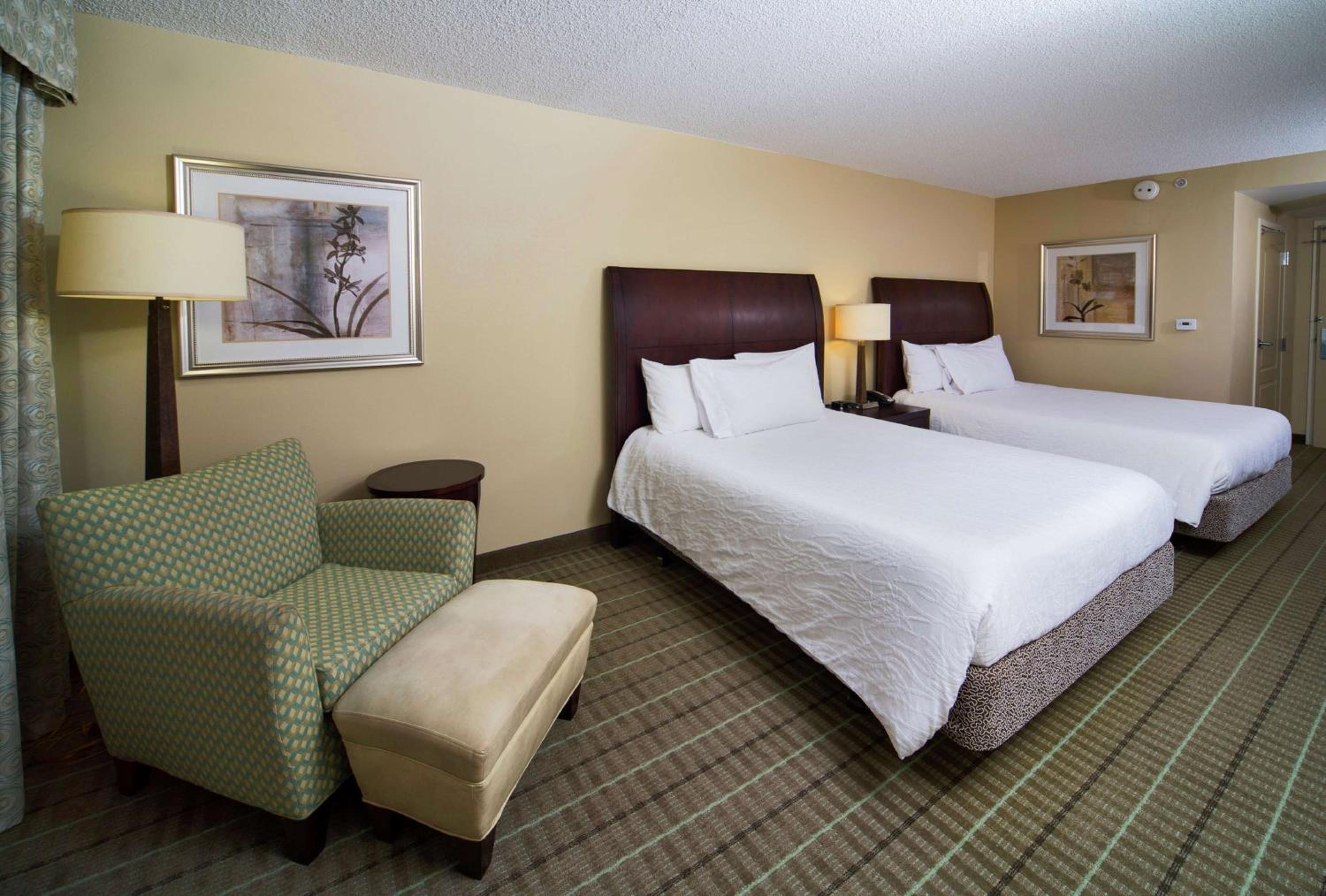 Queen Room with Two Queen Beds - Photo 3