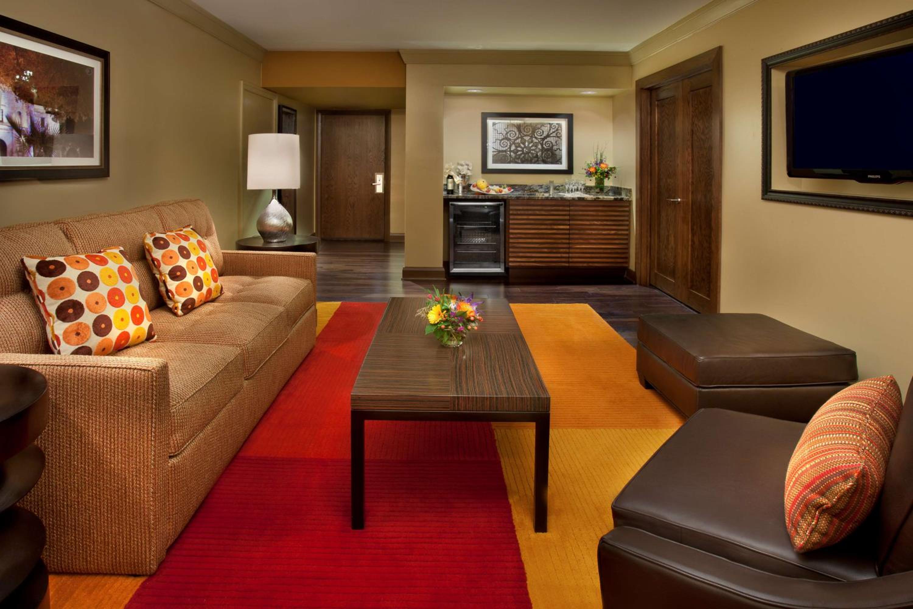 Junior King Suite with Seating Area