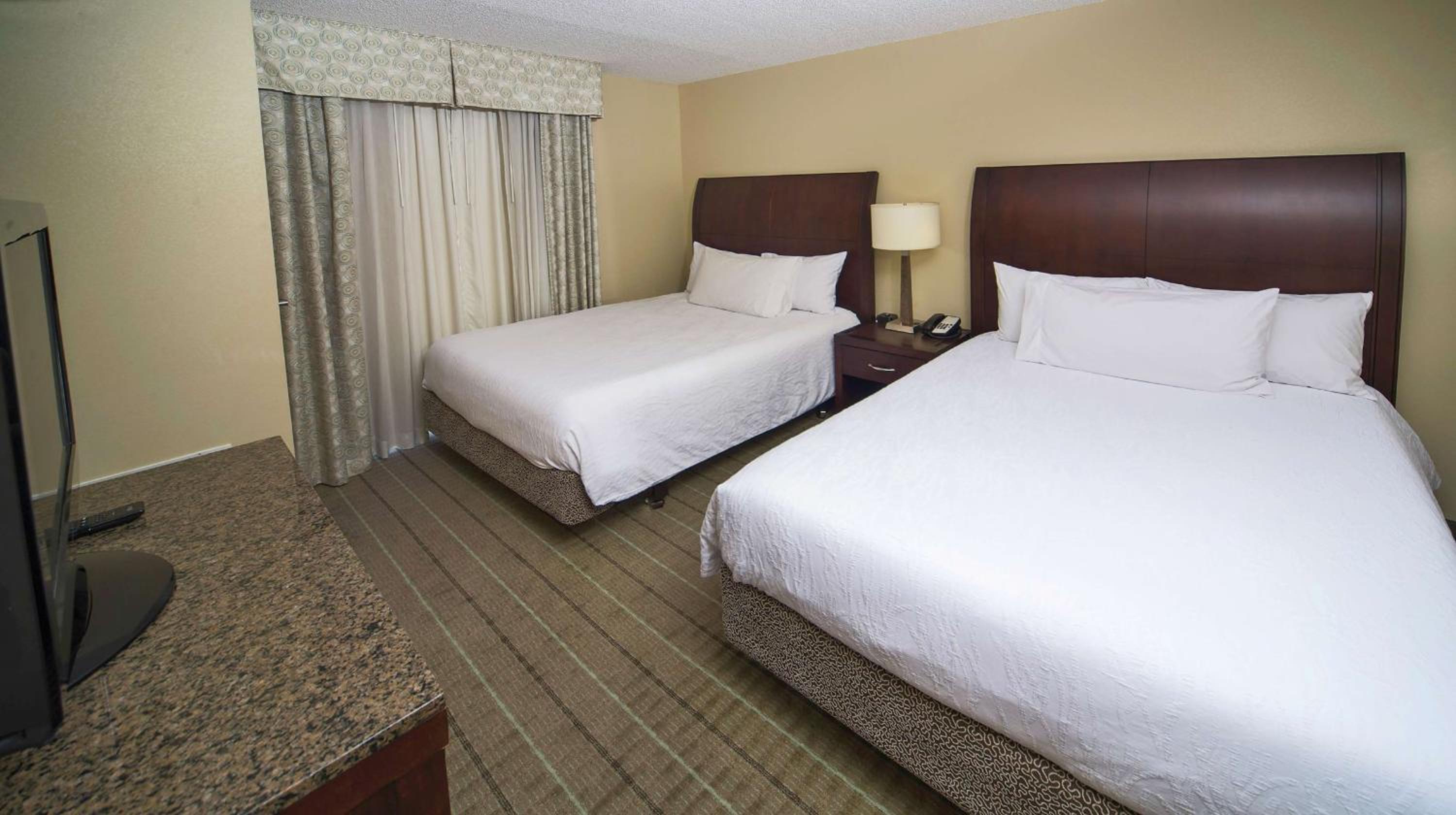 Junior Suite with Two Queen Beds - Photo 3