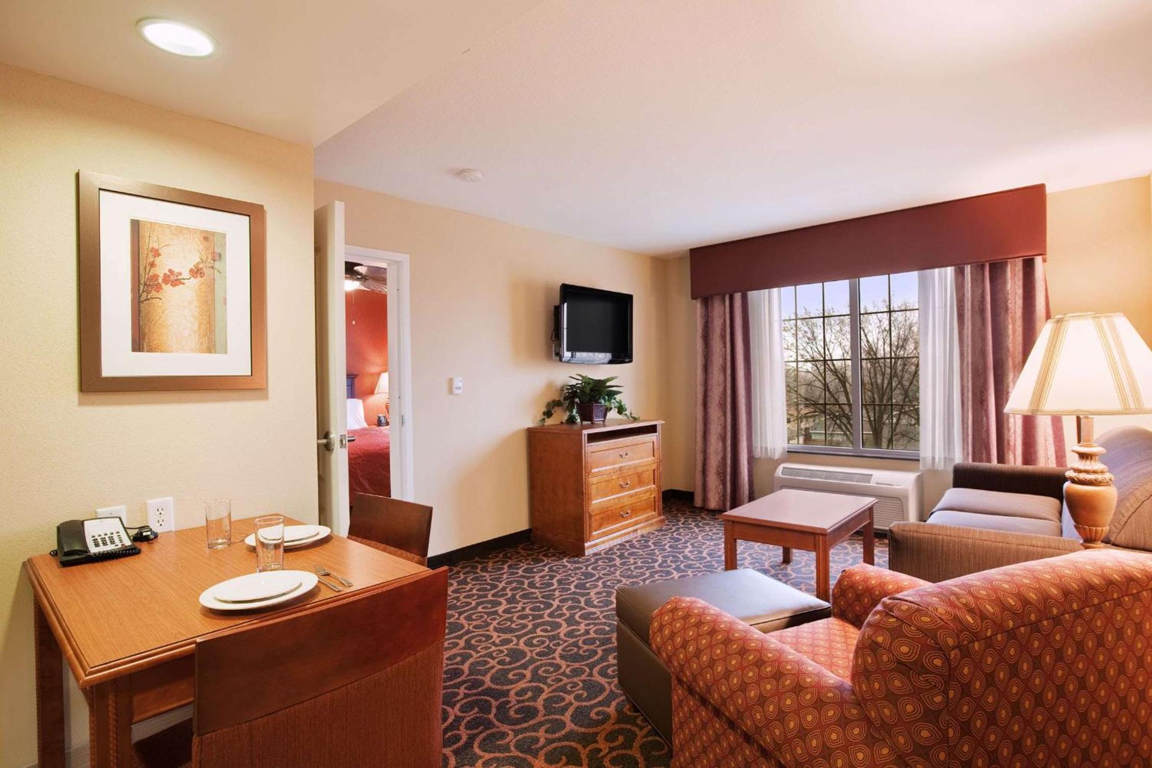 One-Bedroom King Suite - Non-Smoking - Photo 1